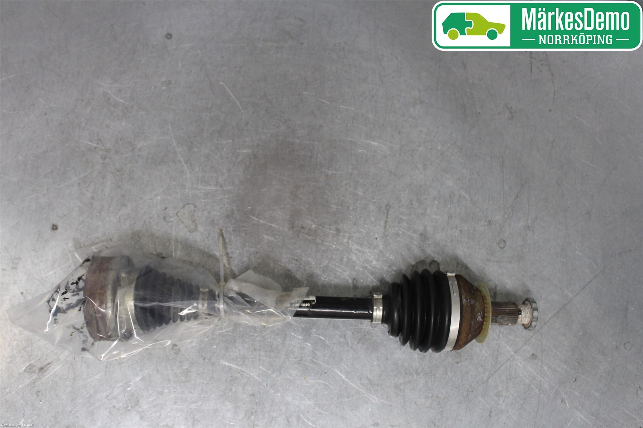 Volkswagen VW POLO 10-17 Drivaxel Fram Vänster