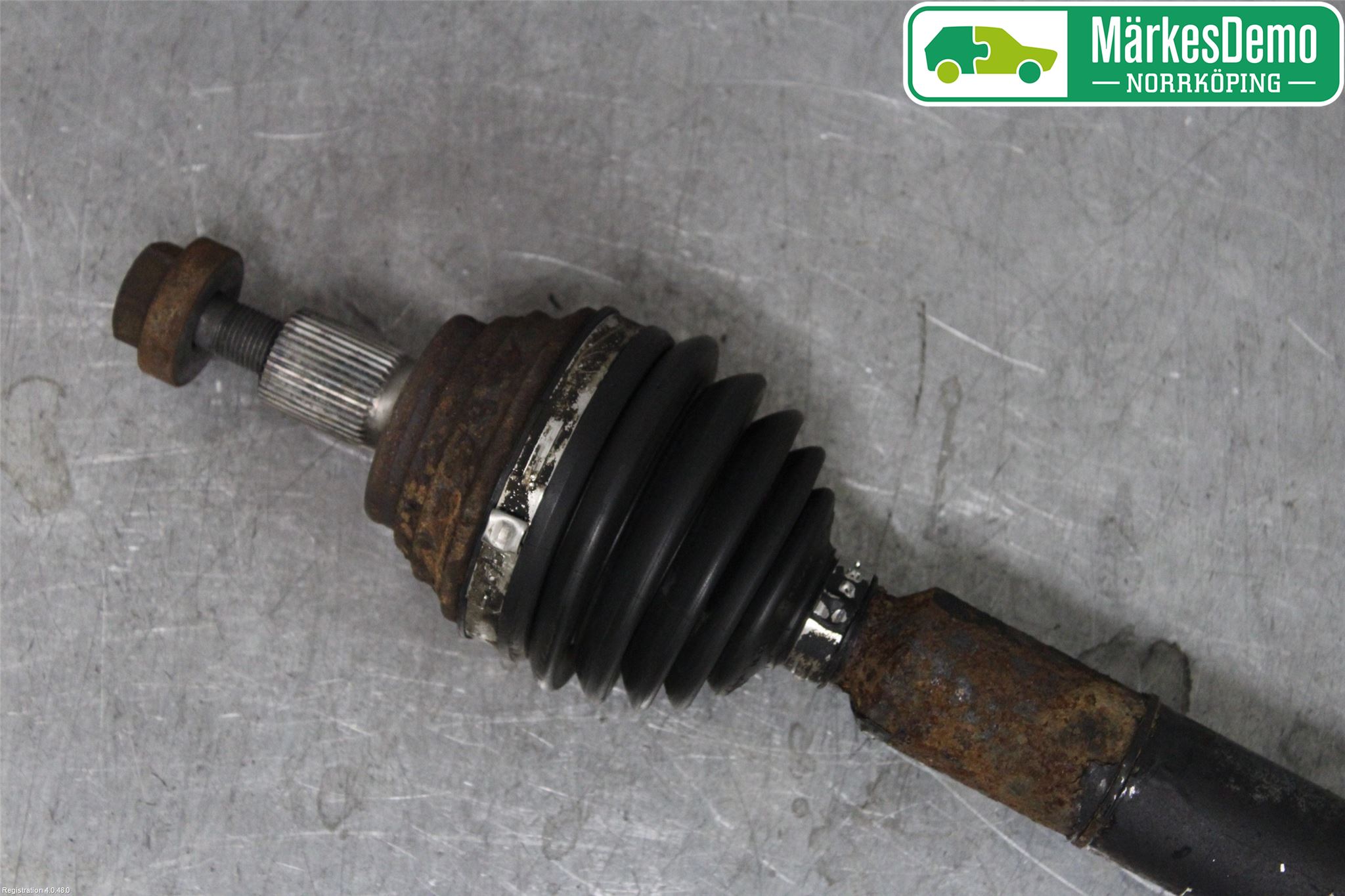 Volkswagen VW GOLF V 04-09 Drivaxel Fram Höger