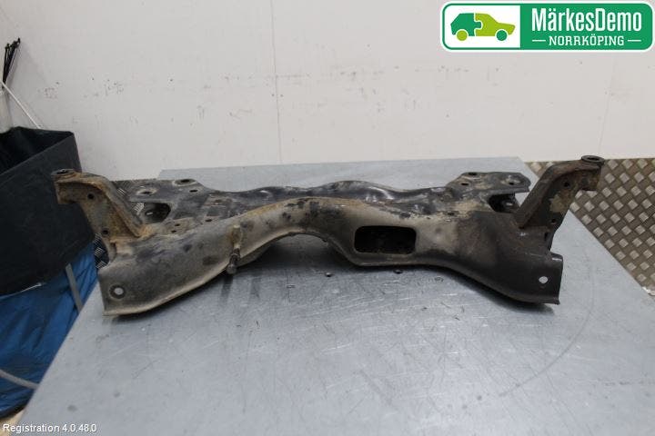 Volkswagen VW POLO 10-17 Framvagnsbalk