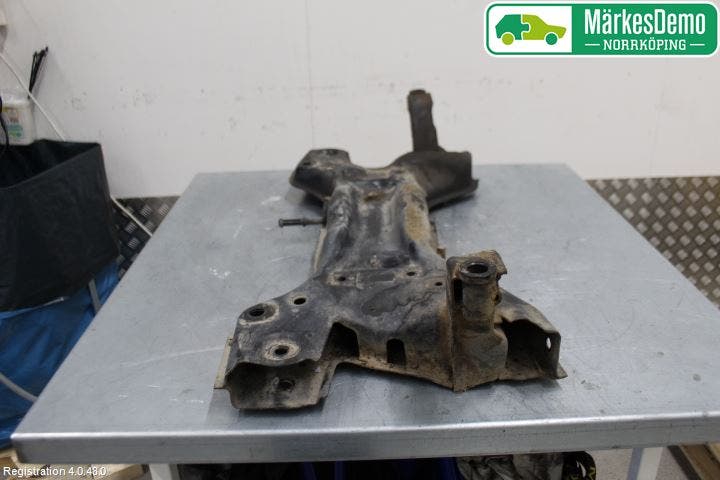 Volkswagen VW POLO 10-17 Framvagnsbalk