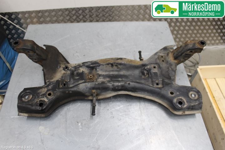 Volkswagen VW POLO 10-17 Framvagnsbalk