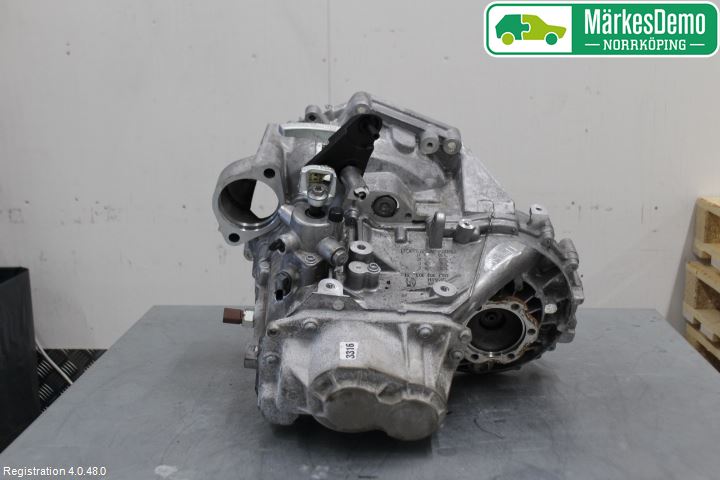 Volkswagen VW GOLF / E-GOLF VII 13-20 Växellåda Man 6 Vxl
