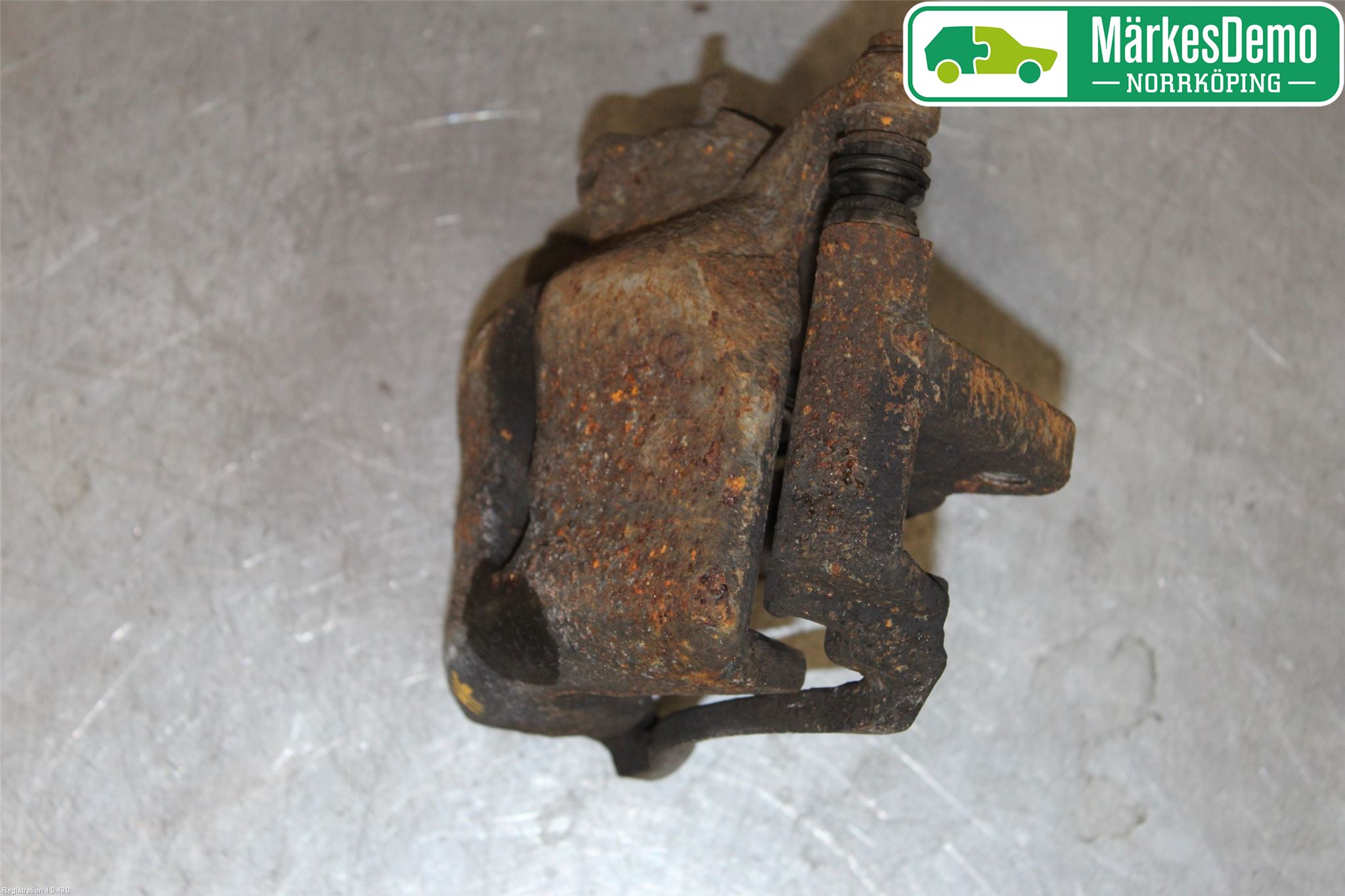 Volkswagen VW CADDY 11-15 Bromsok Fram Höger