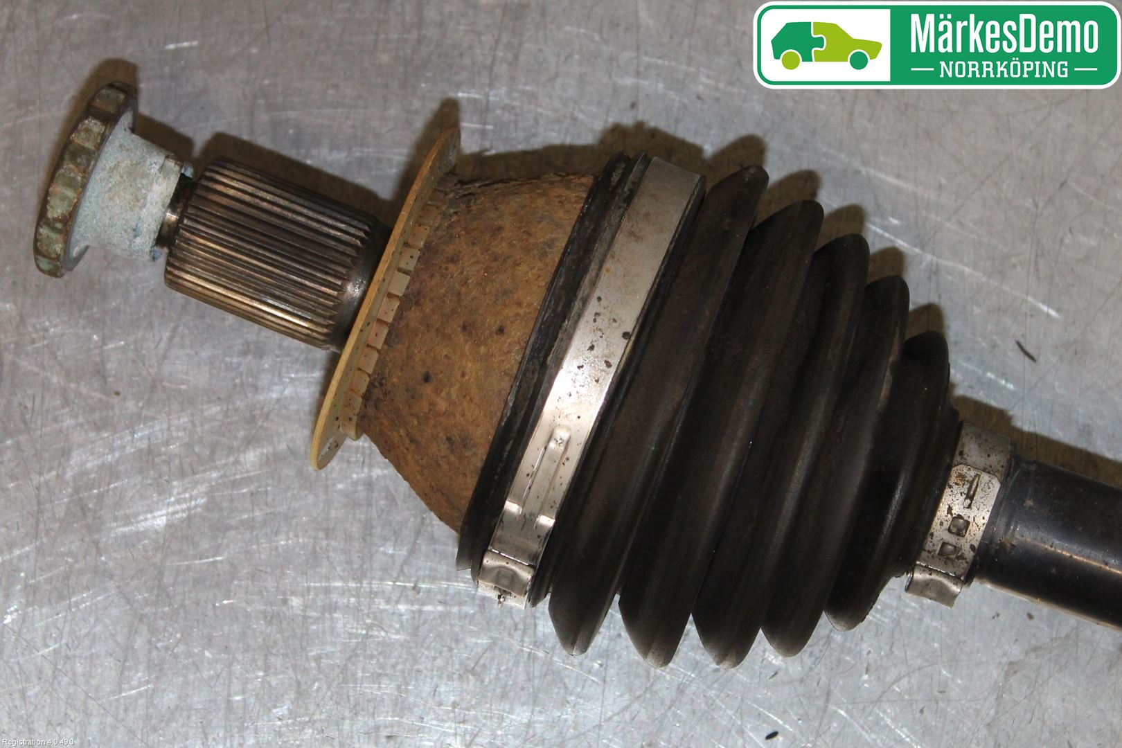 Volkswagen VW POLO 10-17 Drivaxel Fram Vänster