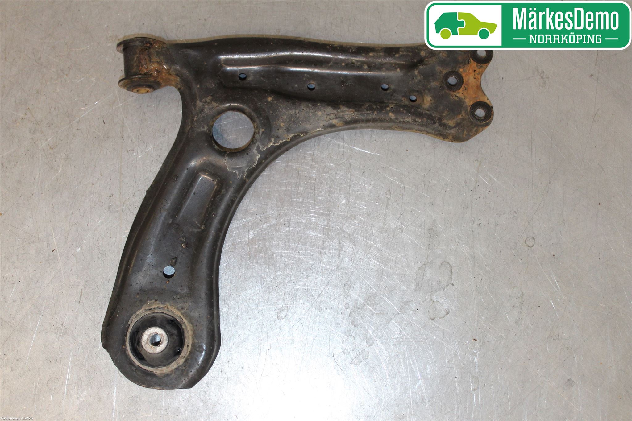 Volkswagen VW POLO 10-17 Bärarm Fram Undre Hö