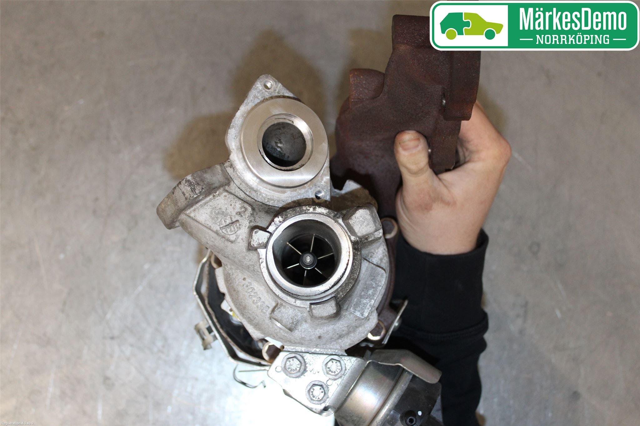 Volkswagen VW CADDY 11-15 Turboaggregat