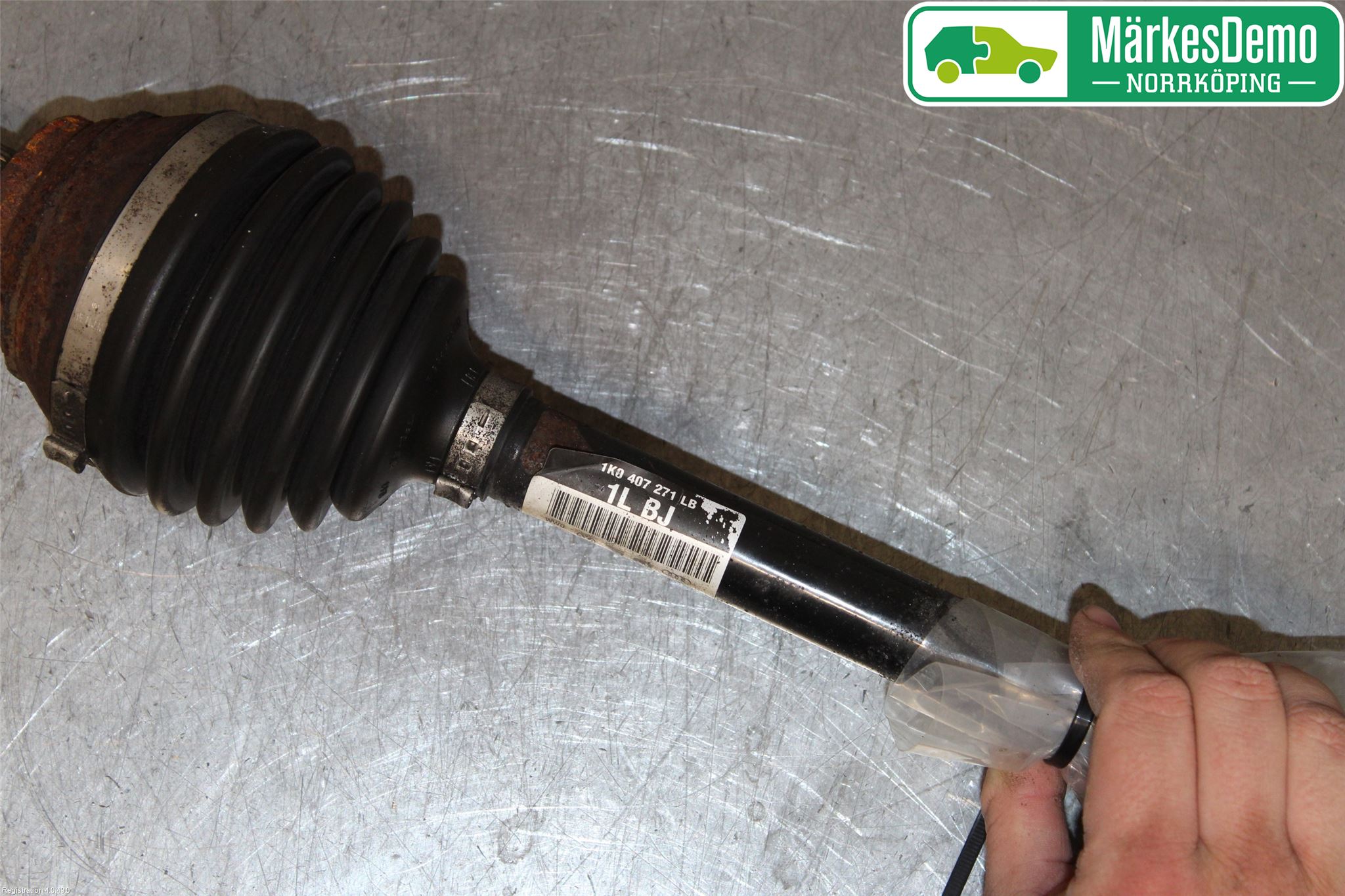 Volkswagen VW CADDY 11-15 Drivaxel Fram Vänster