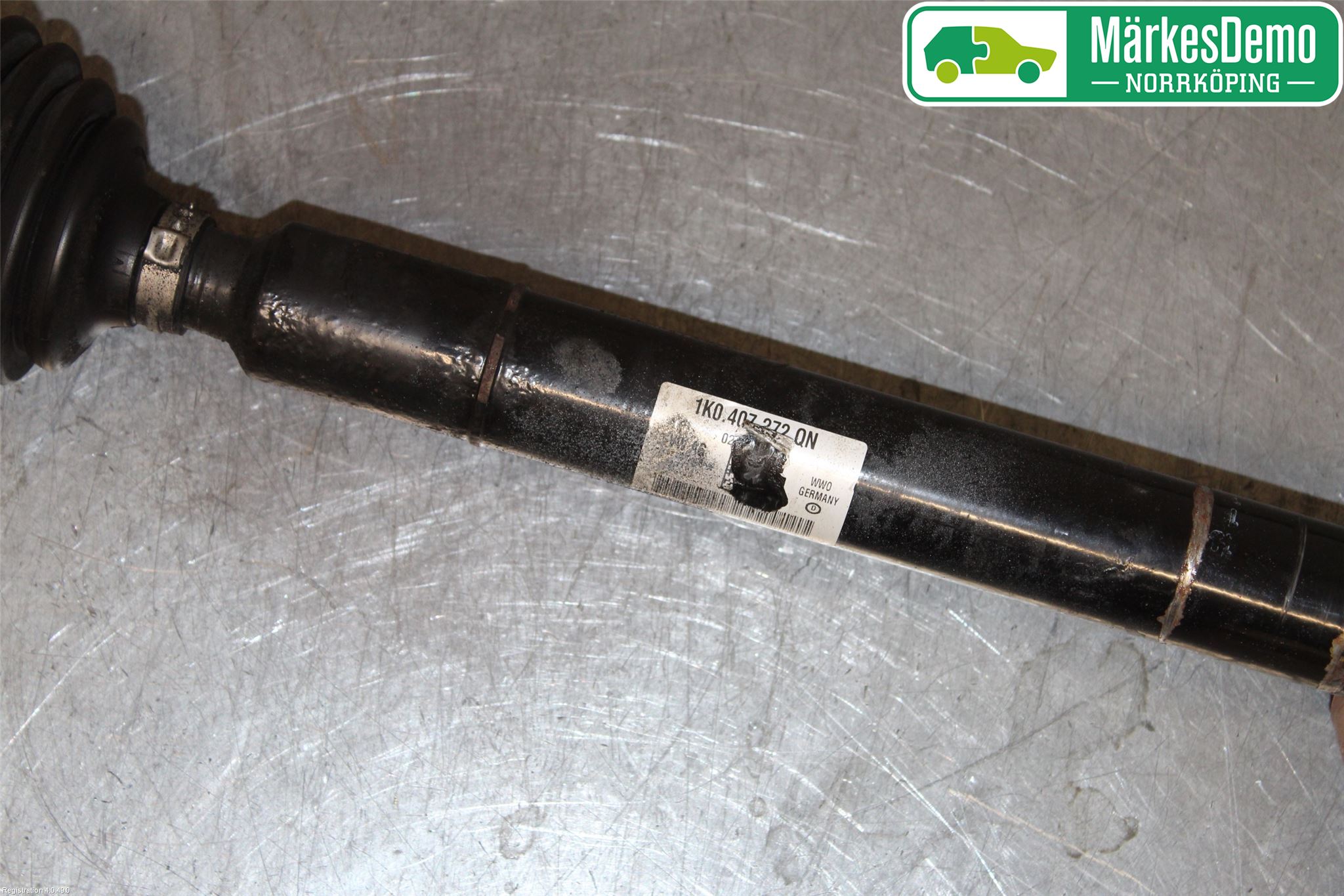 Volkswagen VW CADDY 11-15 Drivaxel Fram Höger