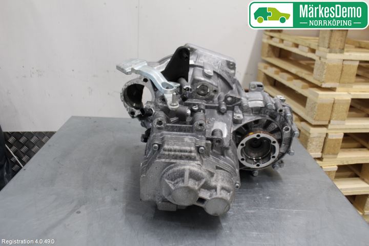 Volkswagen VW PASSAT 15-19 Växellåda Man 6 Vxl