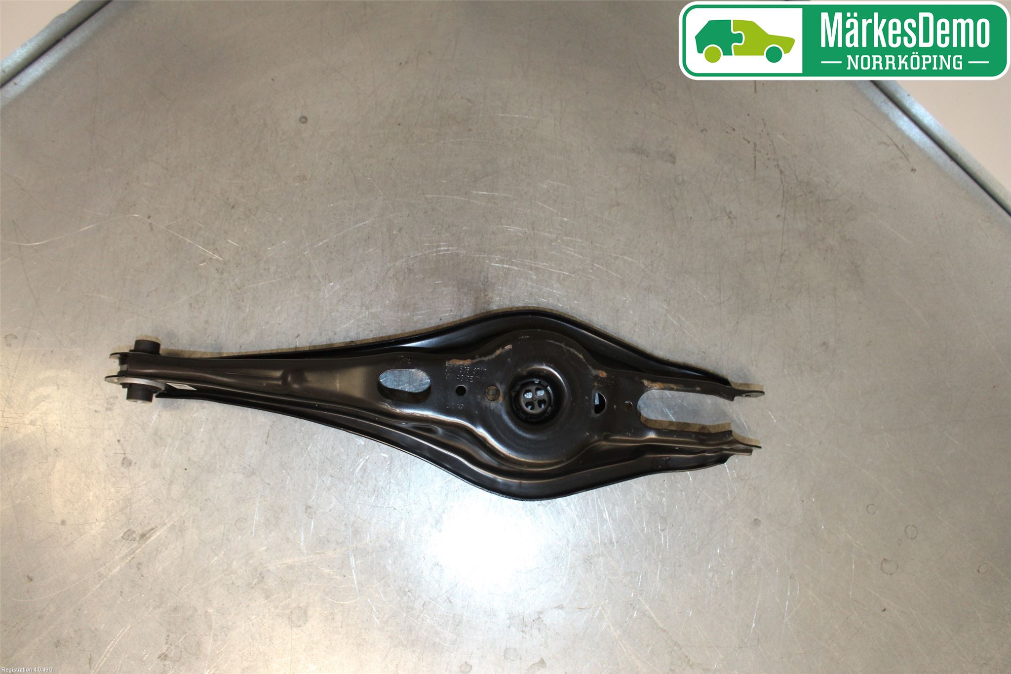 Volkswagen VW PASSAT 15-19 Bärarm Bak Höger
