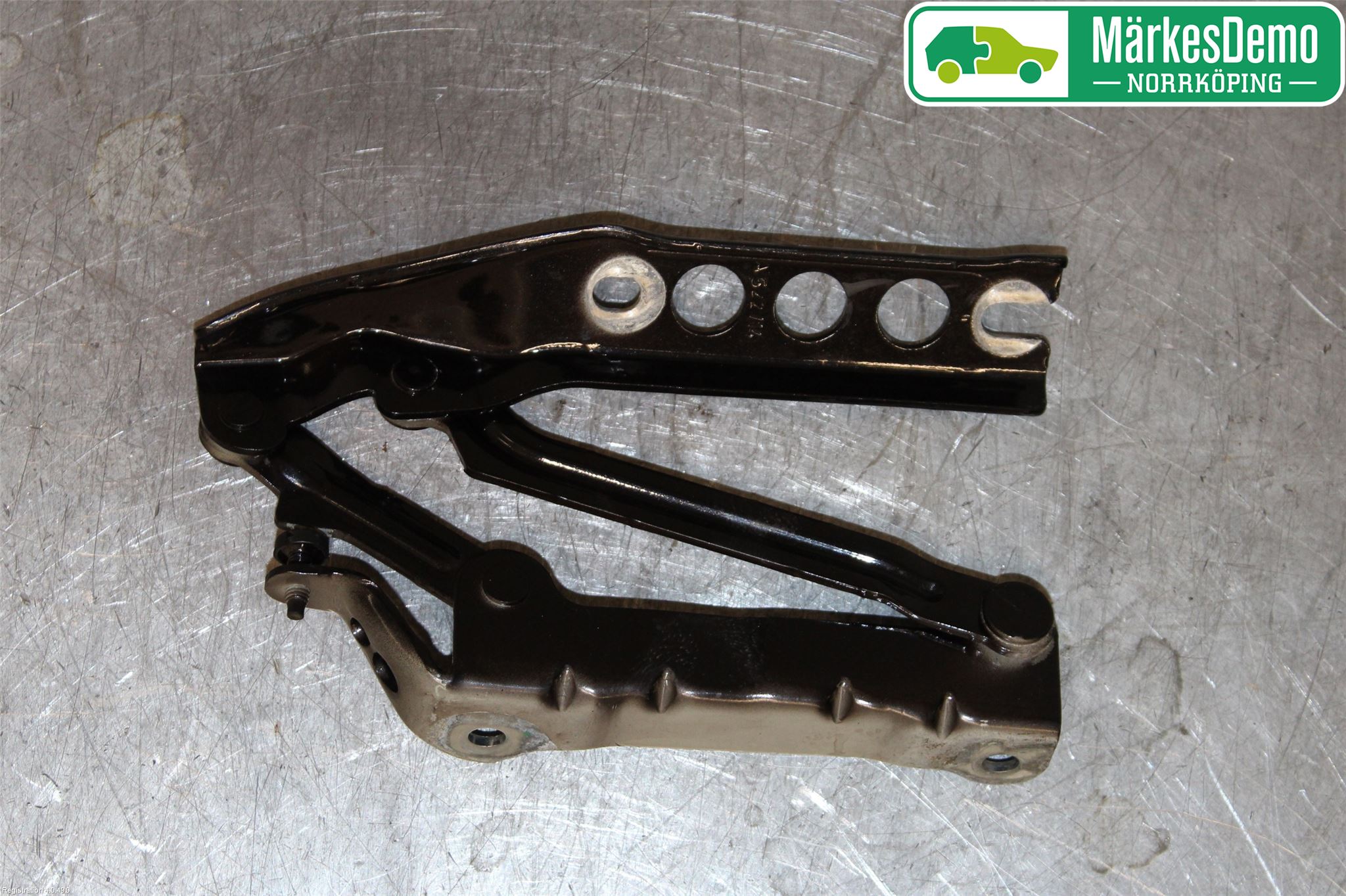 Skoda FABIA 07-14 Huvgångjärn