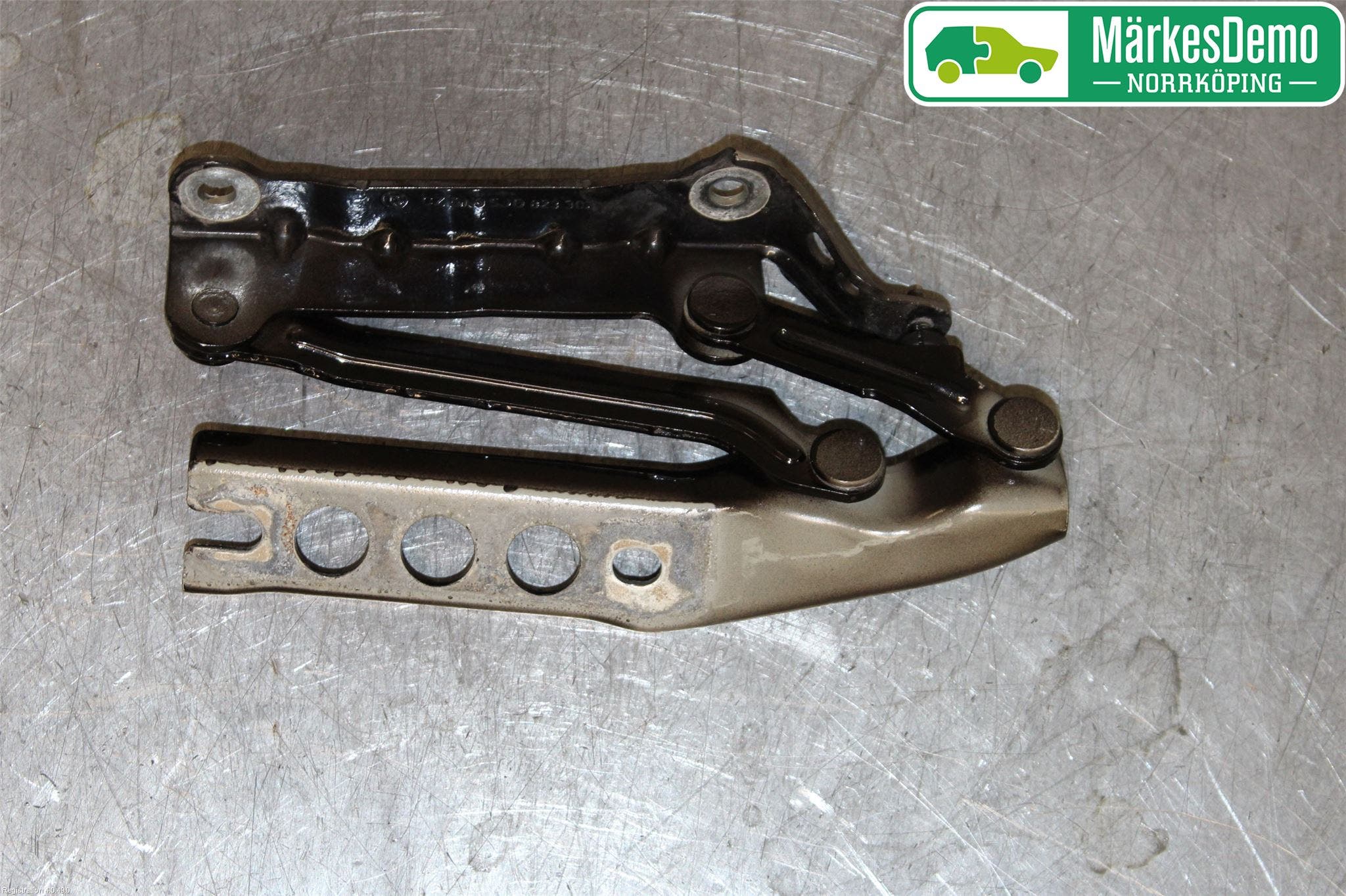 Skoda FABIA 07-14 Huvgångjärn