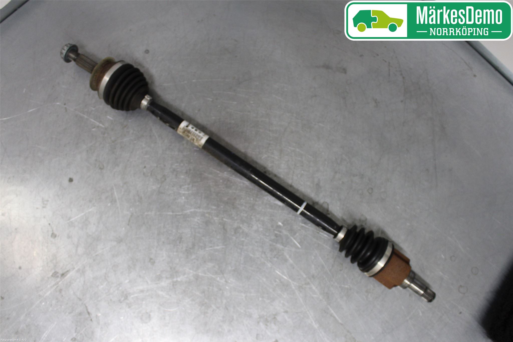 Volkswagen VW UP! / E-UP! Drivaxel Fram Höger