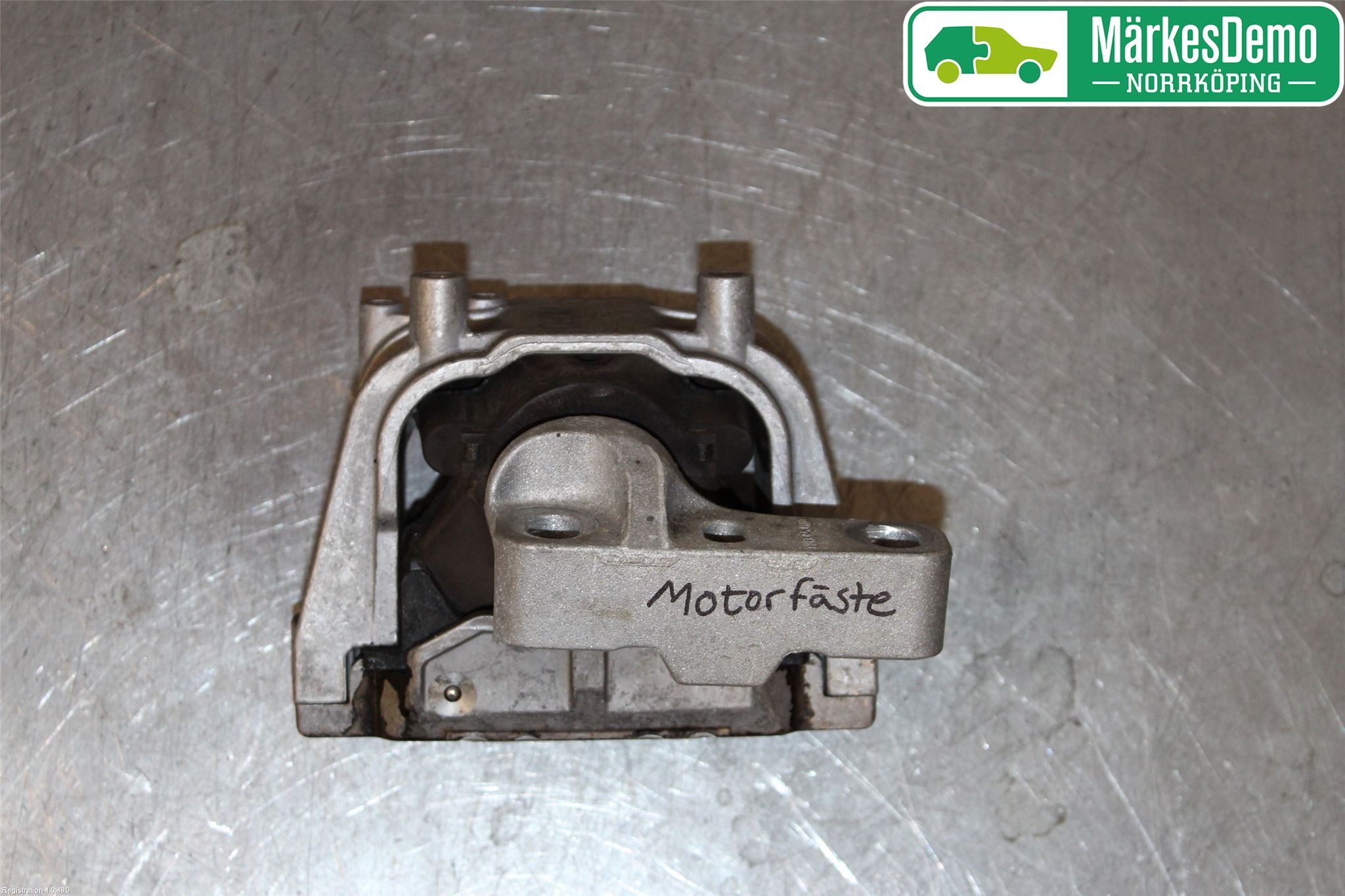 Volkswagen VW GOLF VI 09-13 Motorfäste