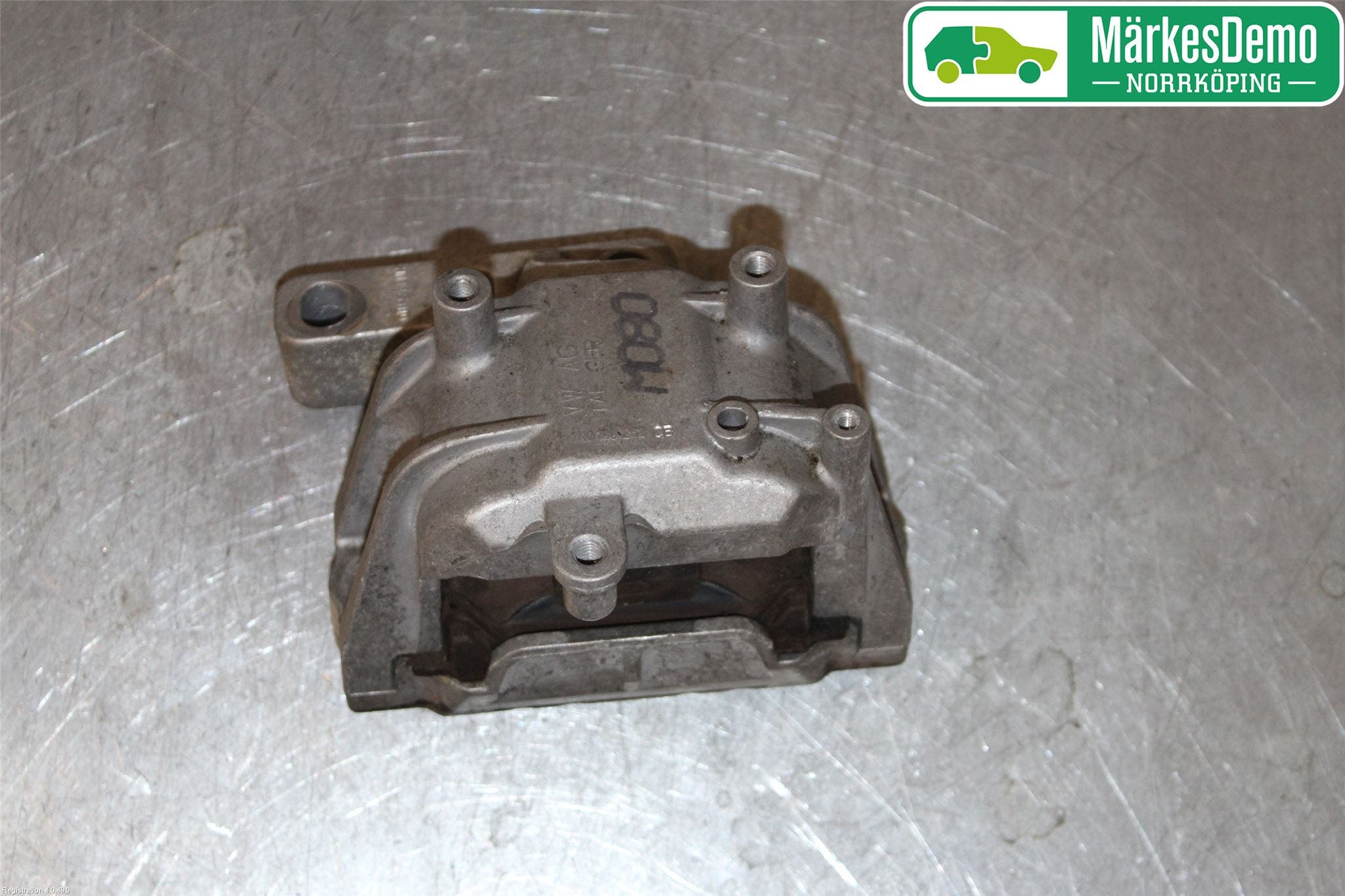 Volkswagen VW GOLF VI 09-13 Motorfäste