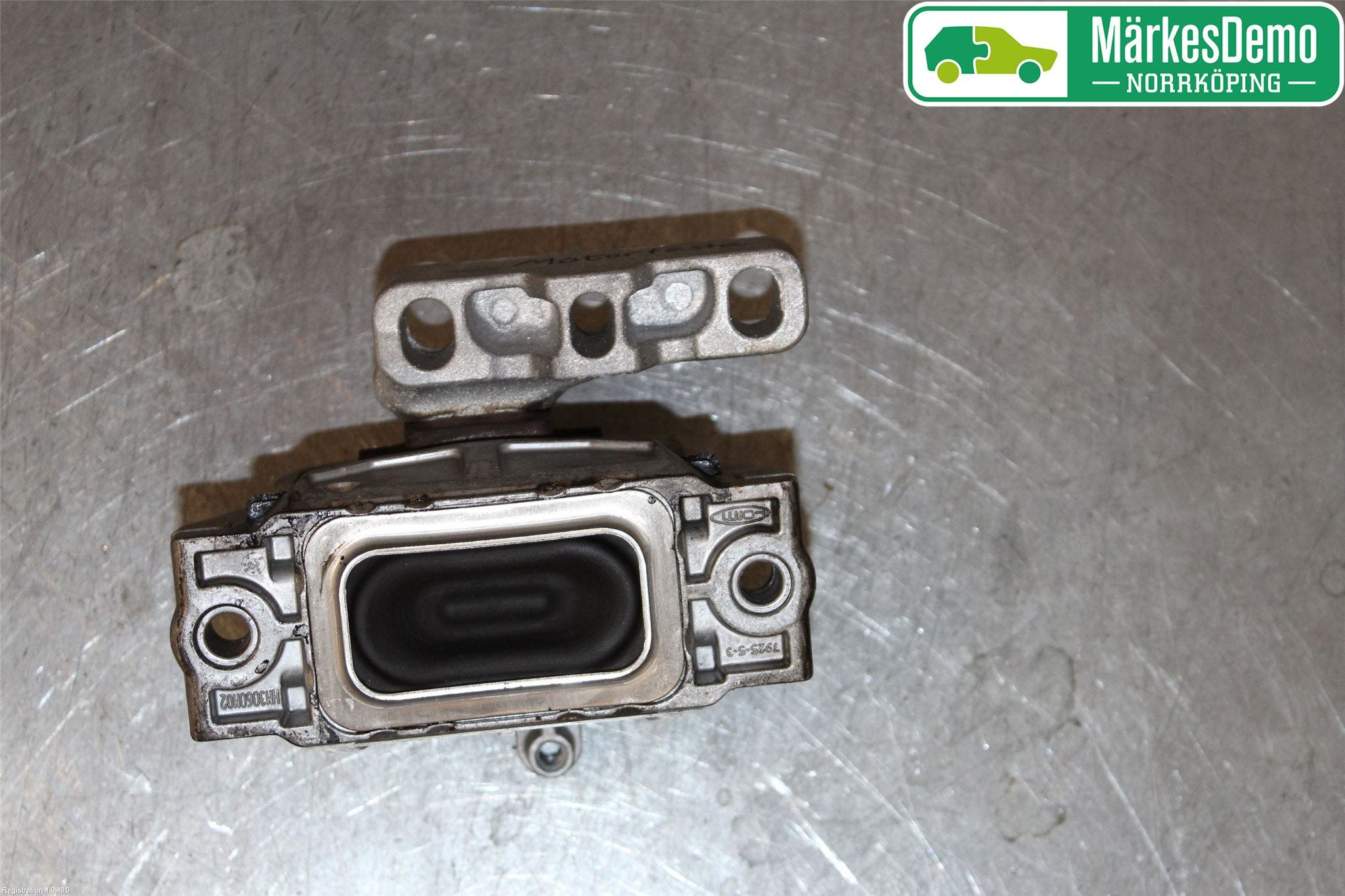 Volkswagen VW GOLF VI 09-13 Motorfäste