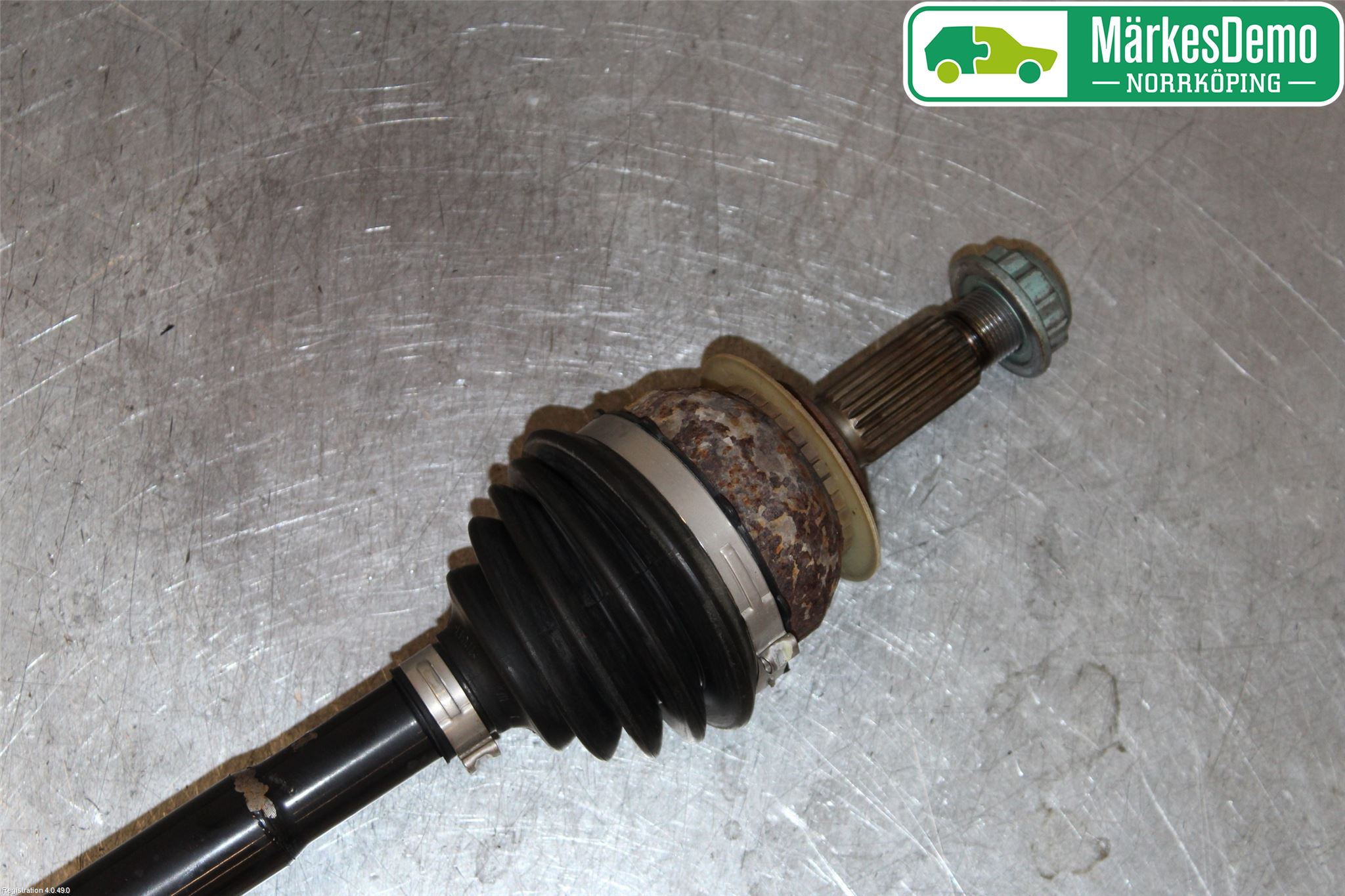 Volkswagen VW UP! / E-UP! Drivaxel Fram Höger