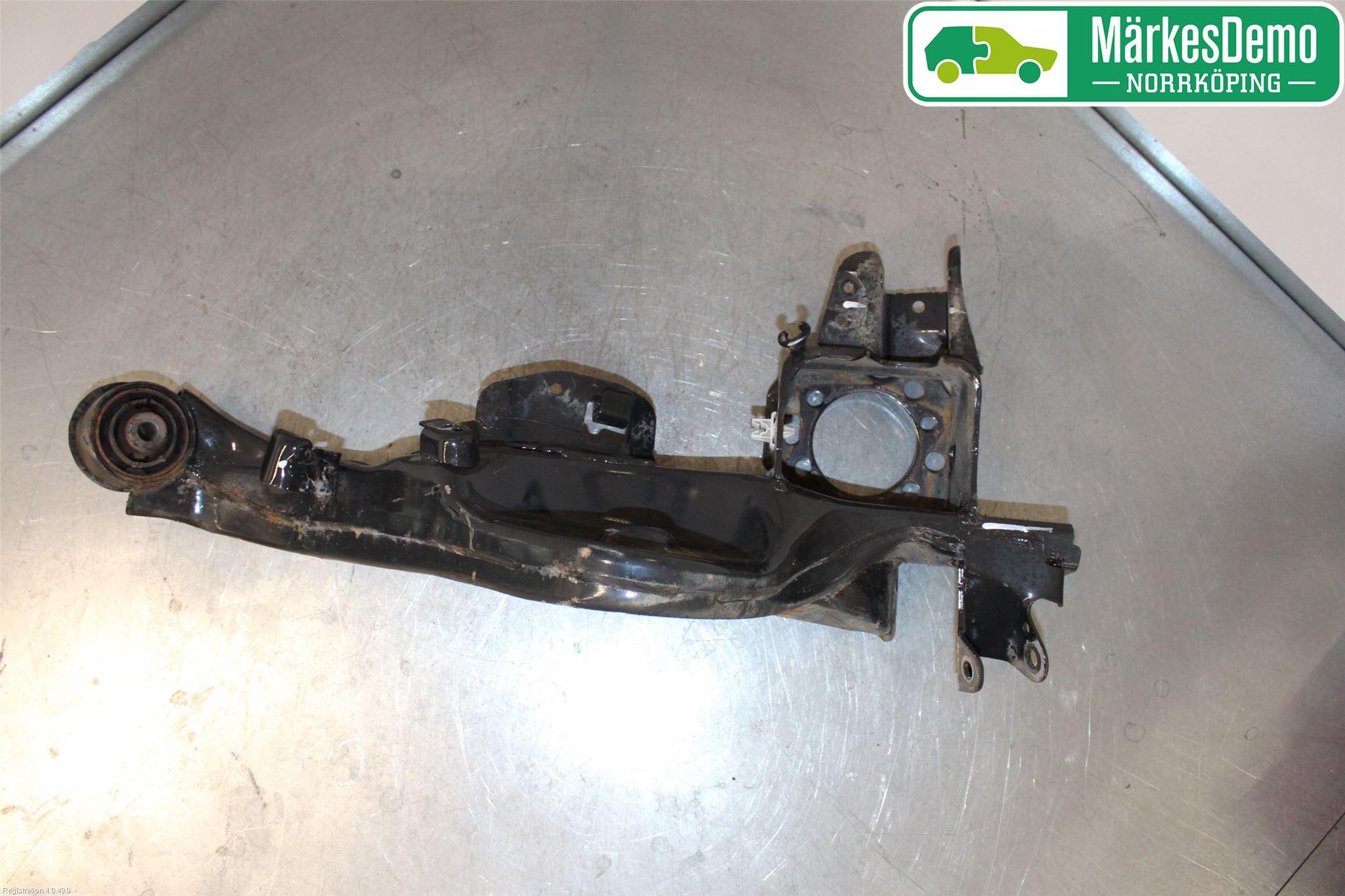 Renault KADJAR 15- Bärarm Bak Höger