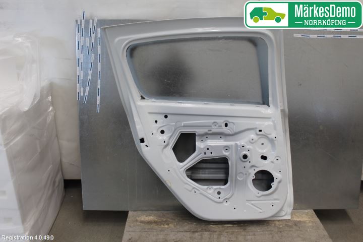 Dacia SANDERO/STEPWAY 13-20 Dörr Bak Vänster