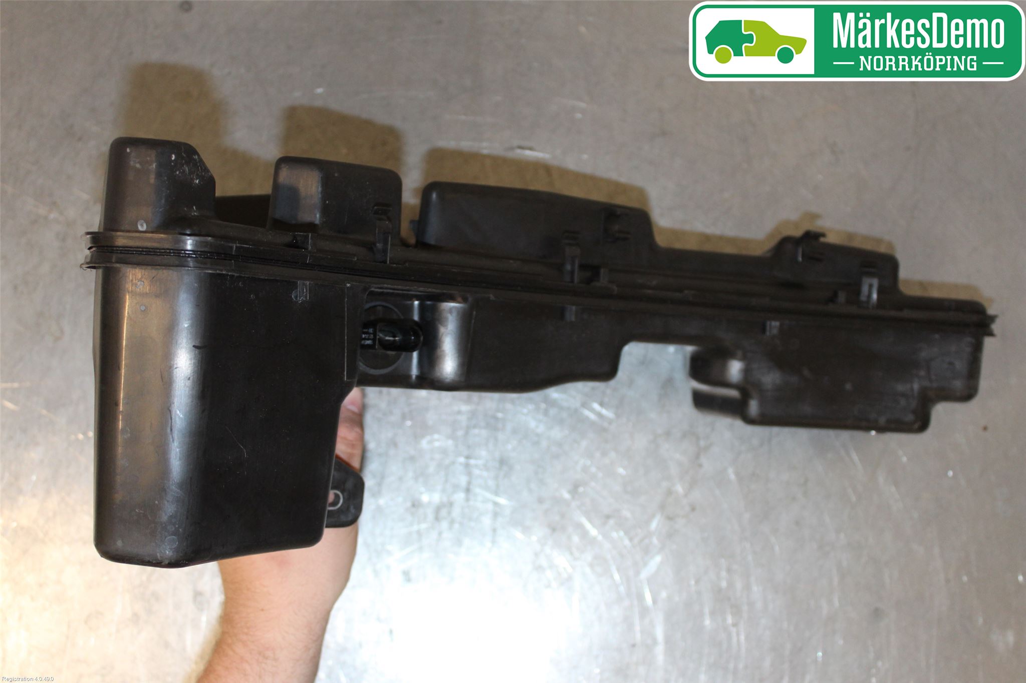 Audi Q5/SQ5 17- Spolartank Vindruta-Strål