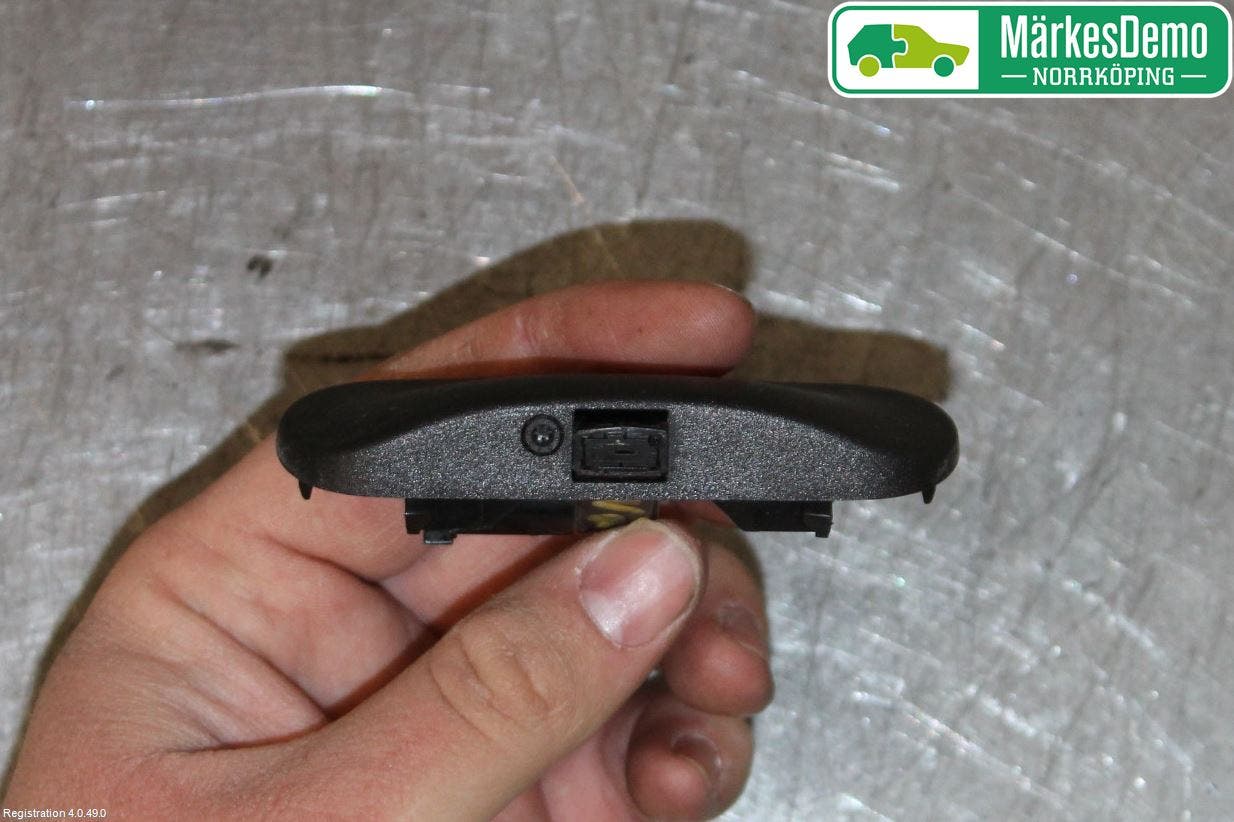 Audi Q5/SQ5 17- Spolarmunstycke Rutor