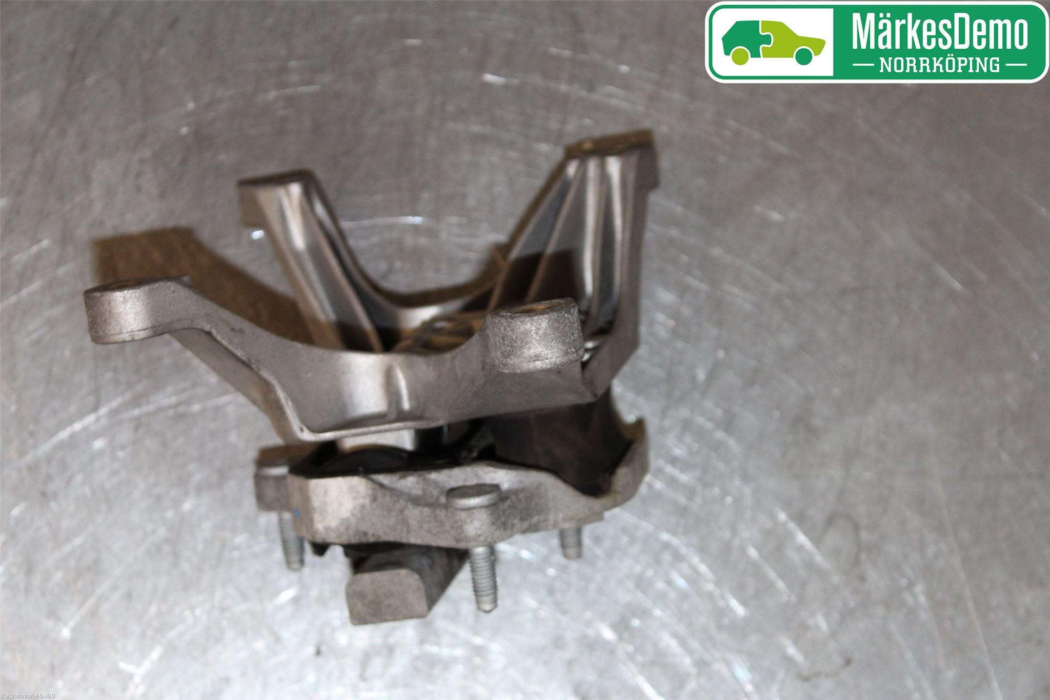 Audi A4/S4 B9 16-19 Växellådsfäste