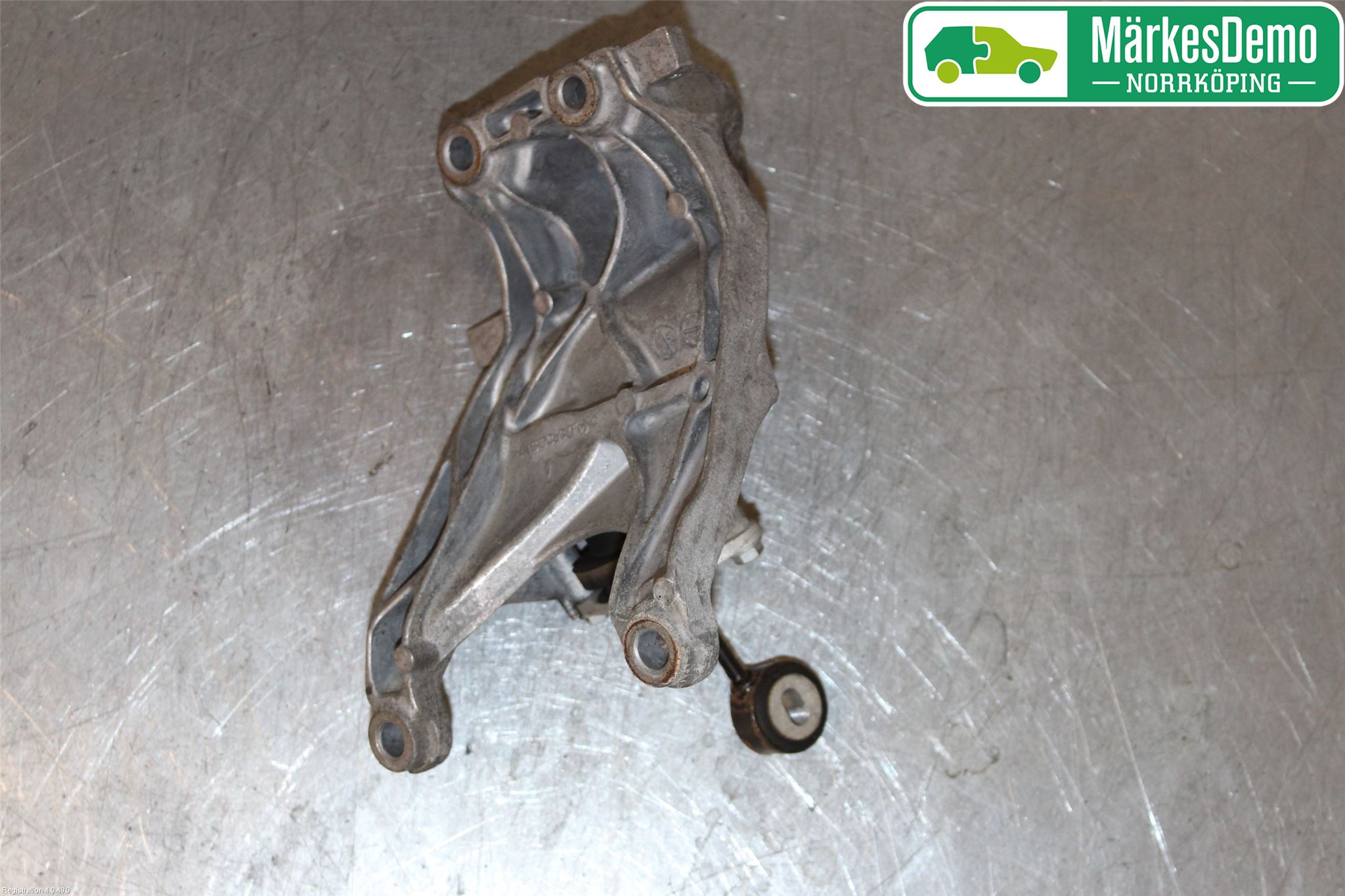 Audi A4/S4 B9 16-19 Motorfäste