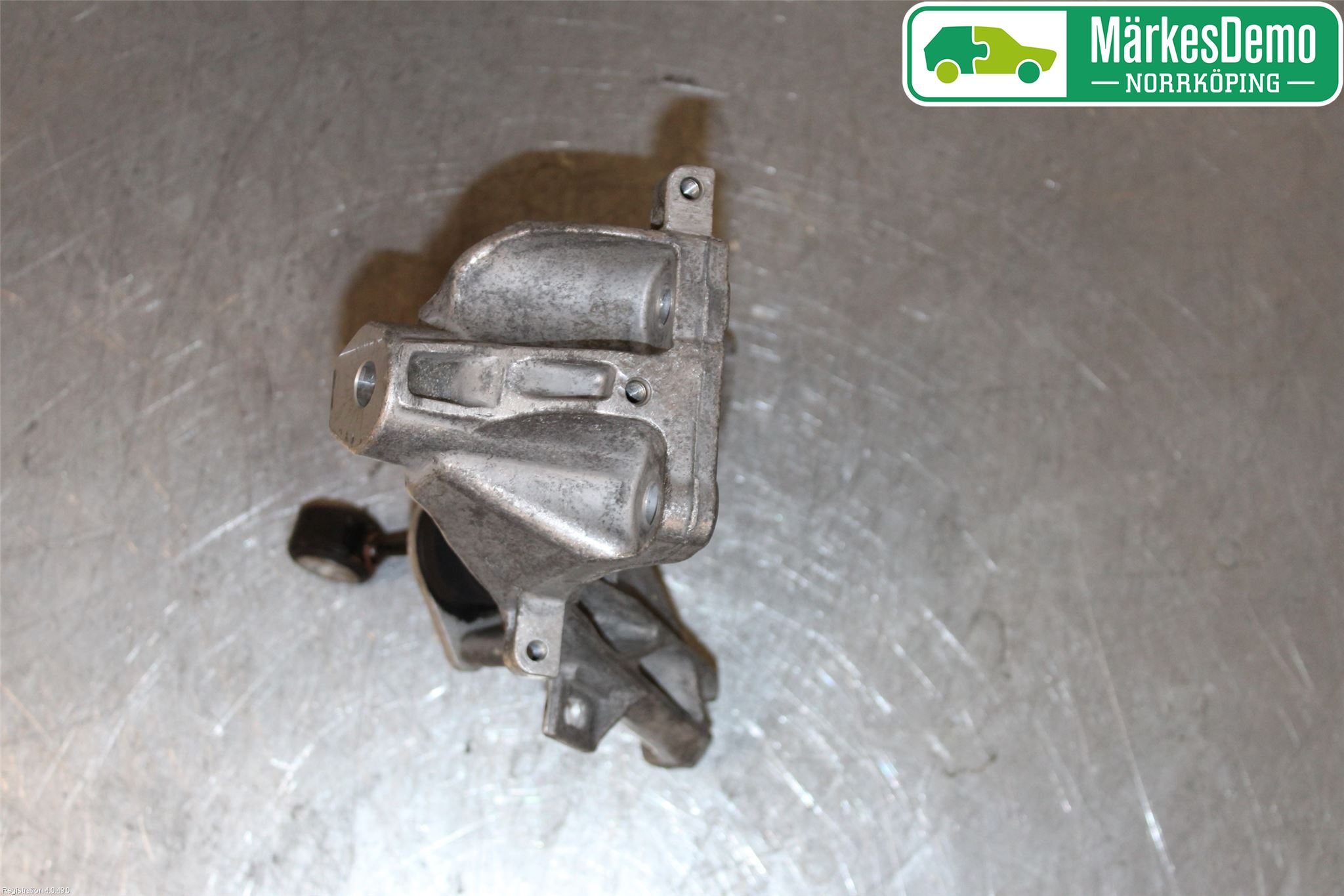 Audi A4/S4 B9 16-19 Motorfäste