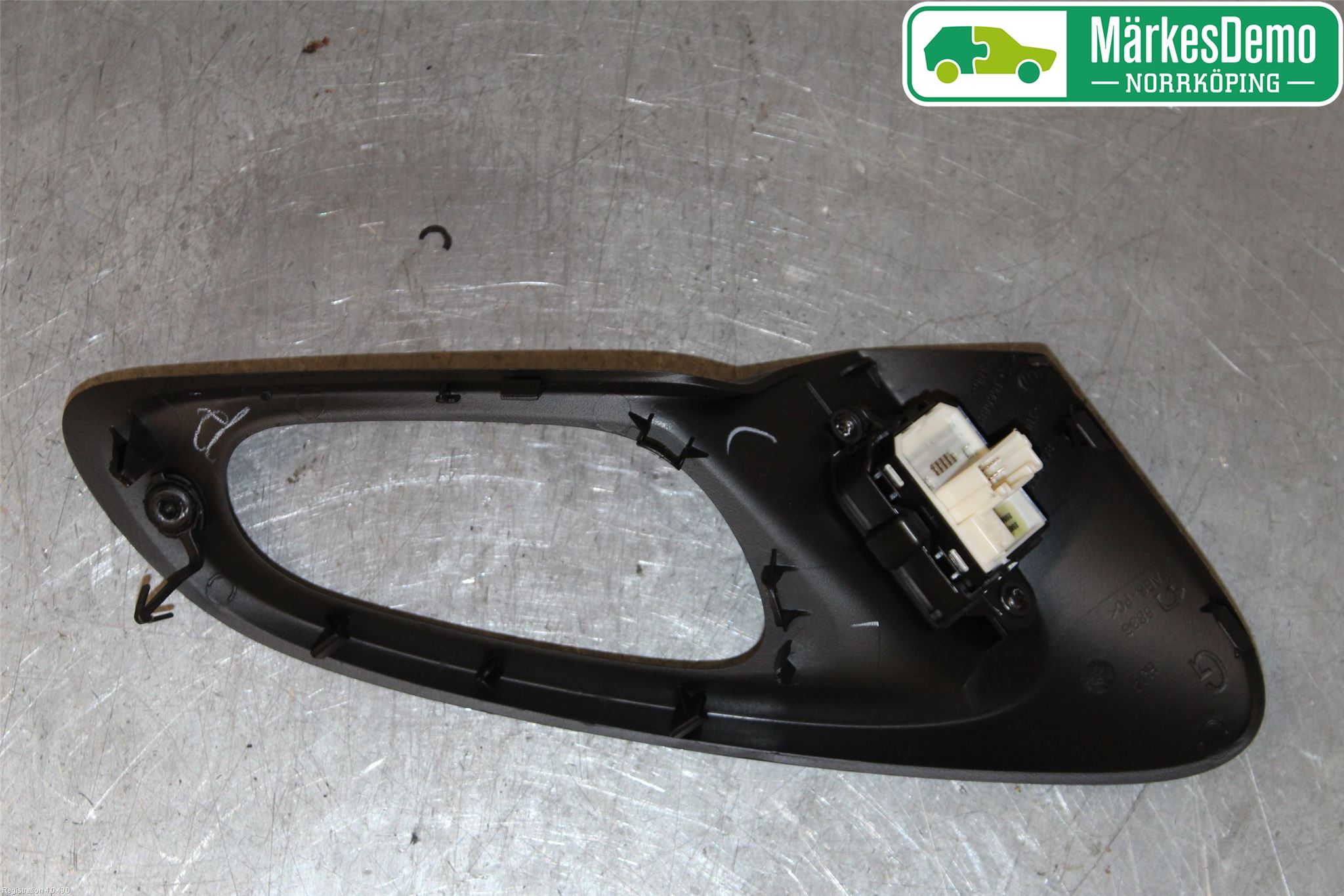 Renault KADJAR 15- Strömställare Spegel