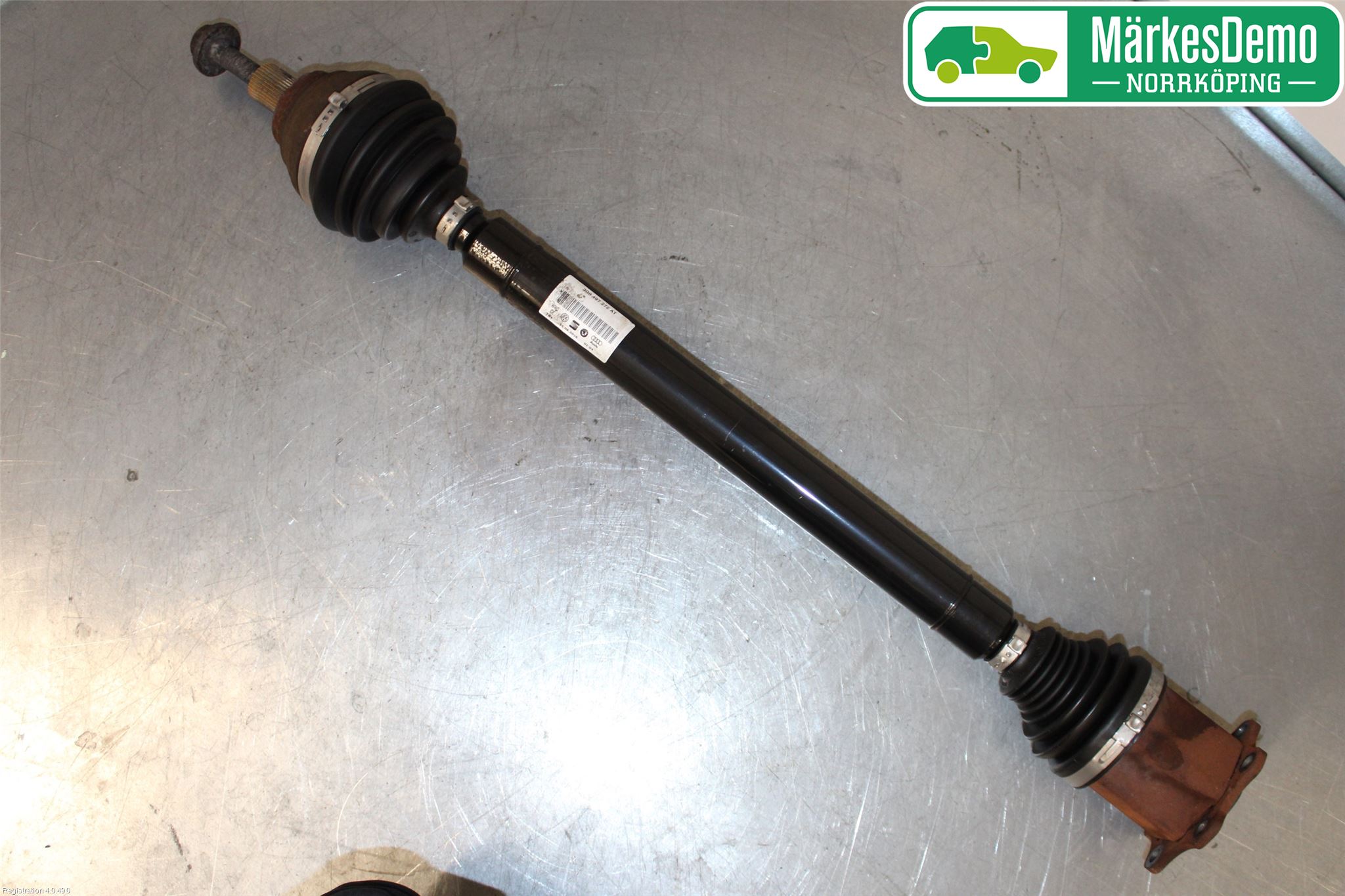 Volkswagen VW PASSAT 15-19 Drivaxel Fram Höger
