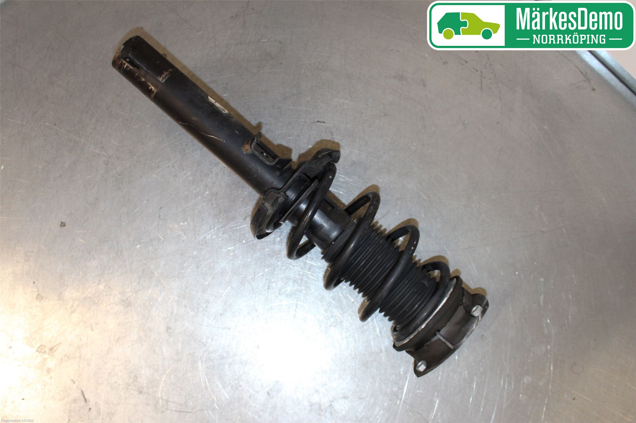 Volkswagen VW PASSAT 15-19 Fjäderben Fram Höger