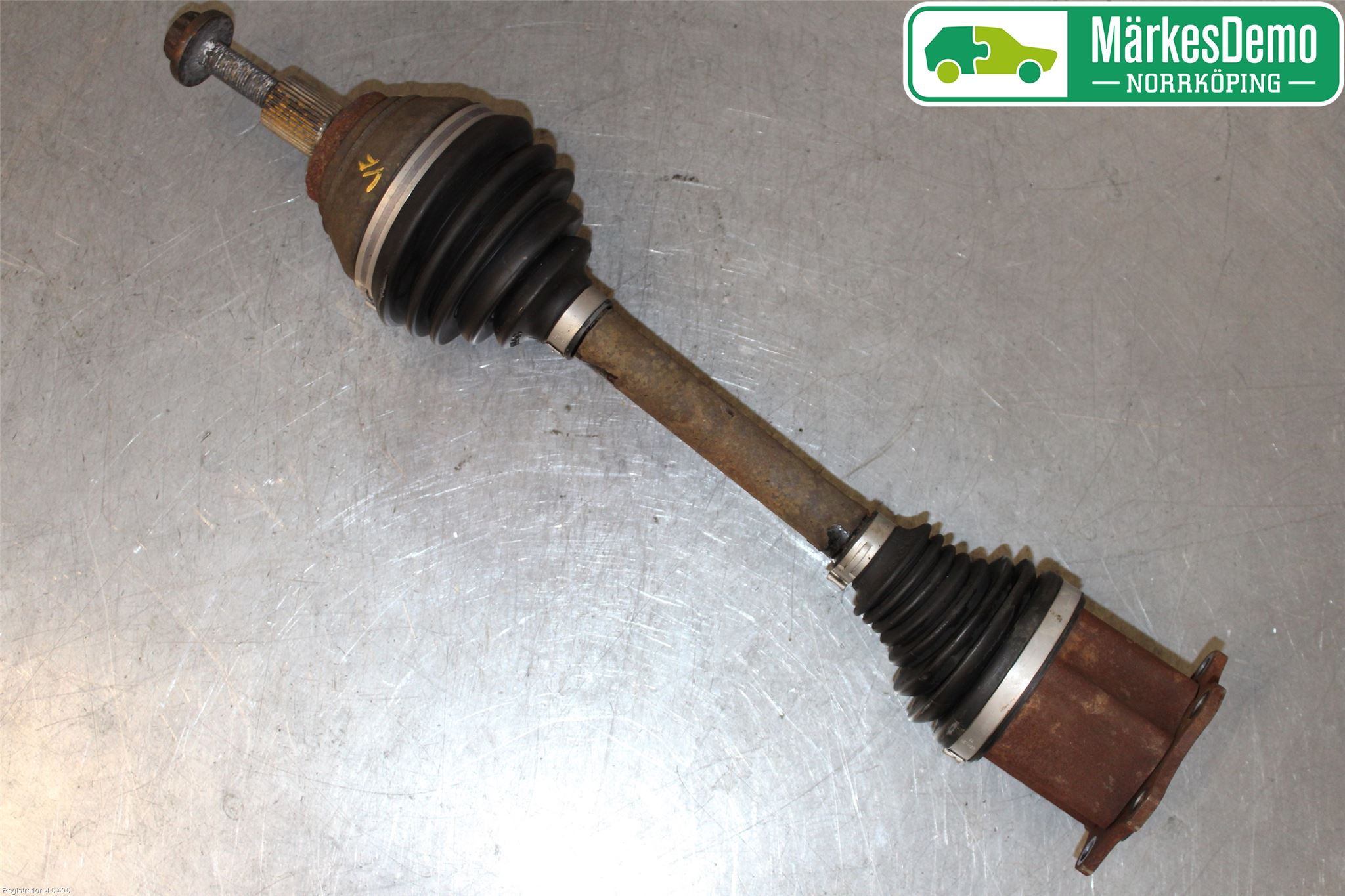 Volkswagen VW PASSAT 15-19 Drivaxel Fram Vänster