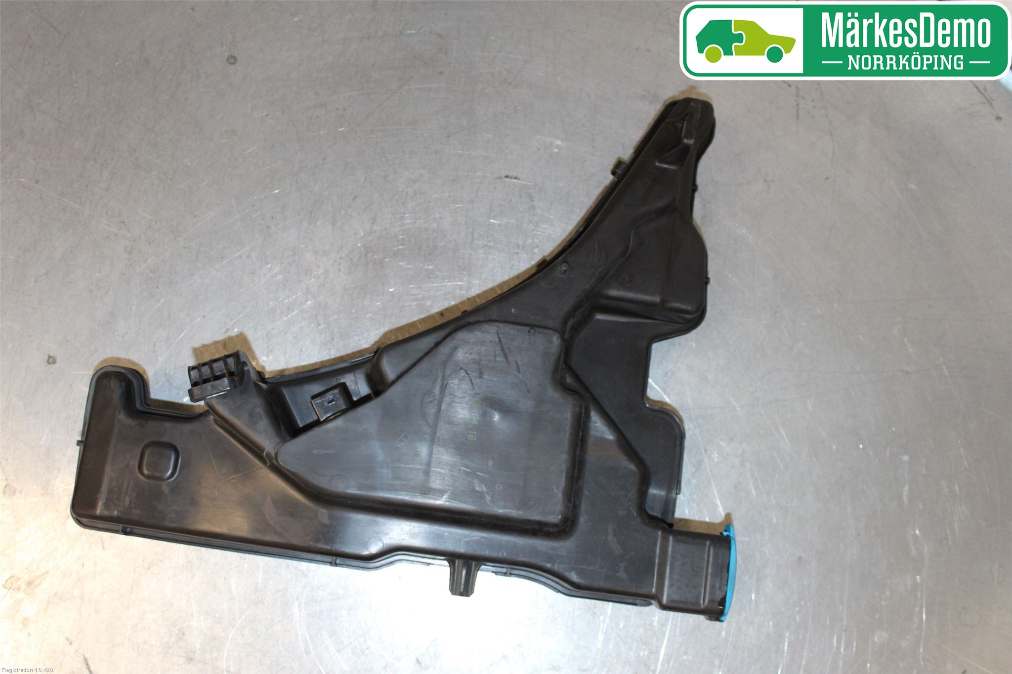 Audi A4/S4 B9 16-19 Spolartank Vindruta-Strål