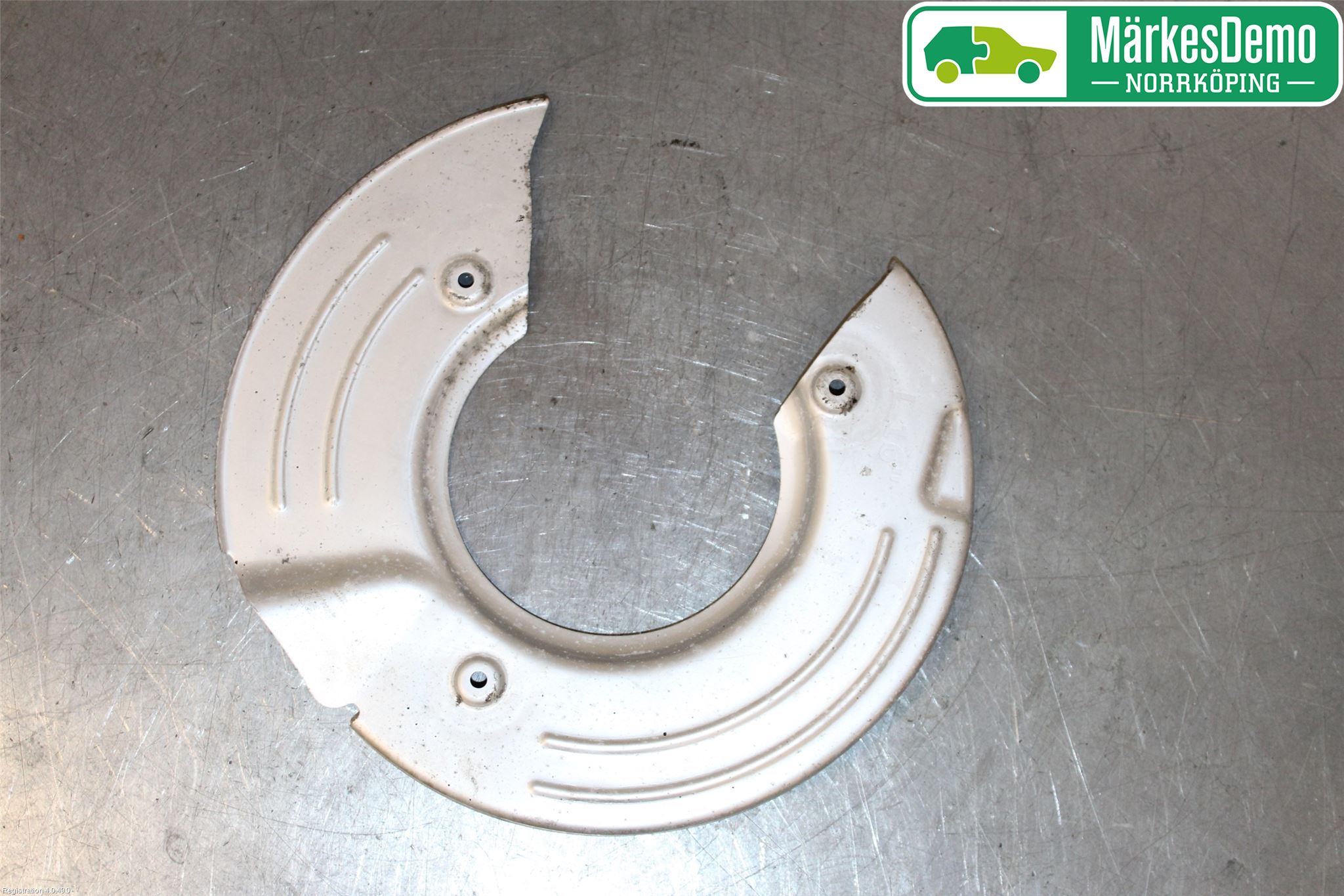 Jaguar XE (X760) 15-24 Bromssköld Bak