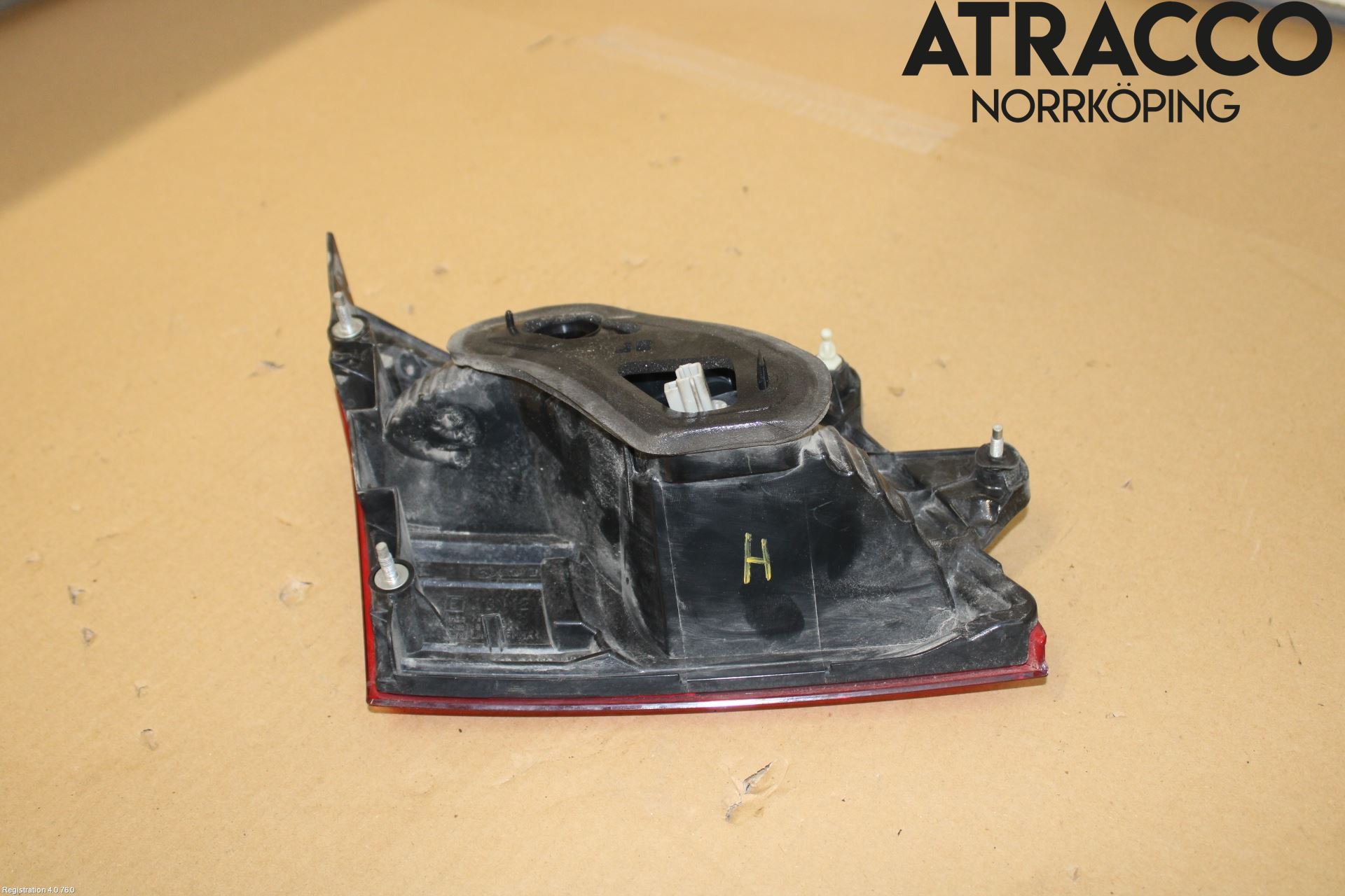 Subaru OUTBACK 10-15 Bakljus Lucka Hö