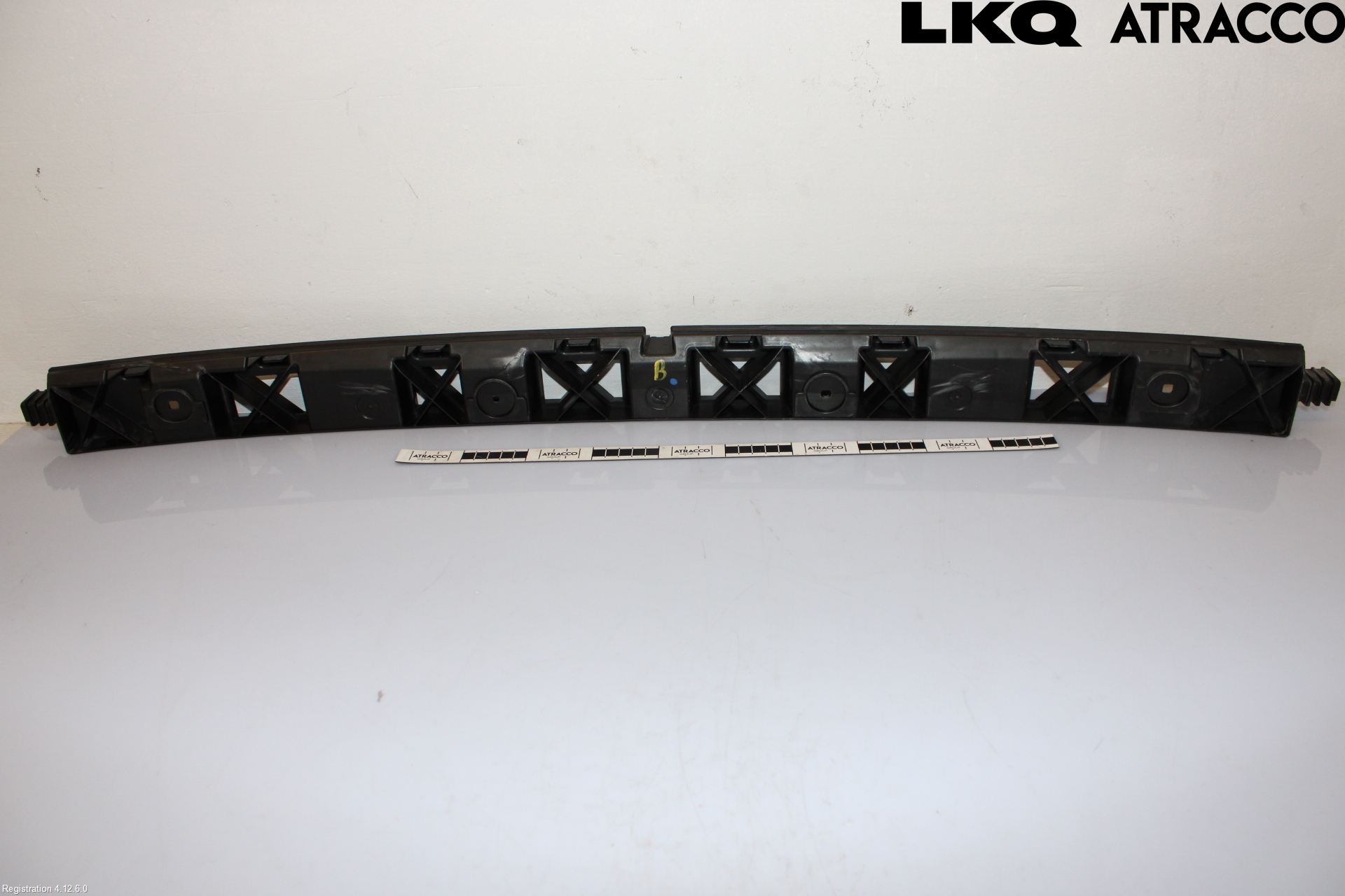 Audi A6 F2/C8 19- Stötfångardel Bak Mitt