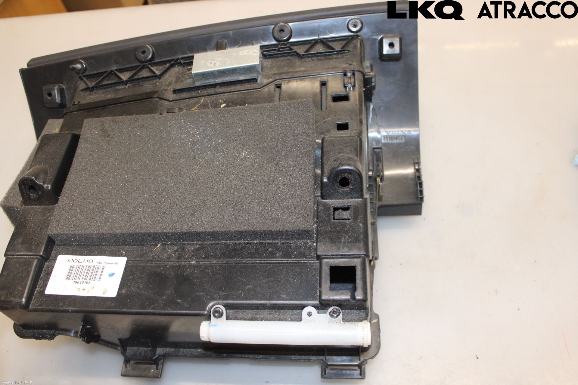 Volvo XC70 08-13 Handskfack