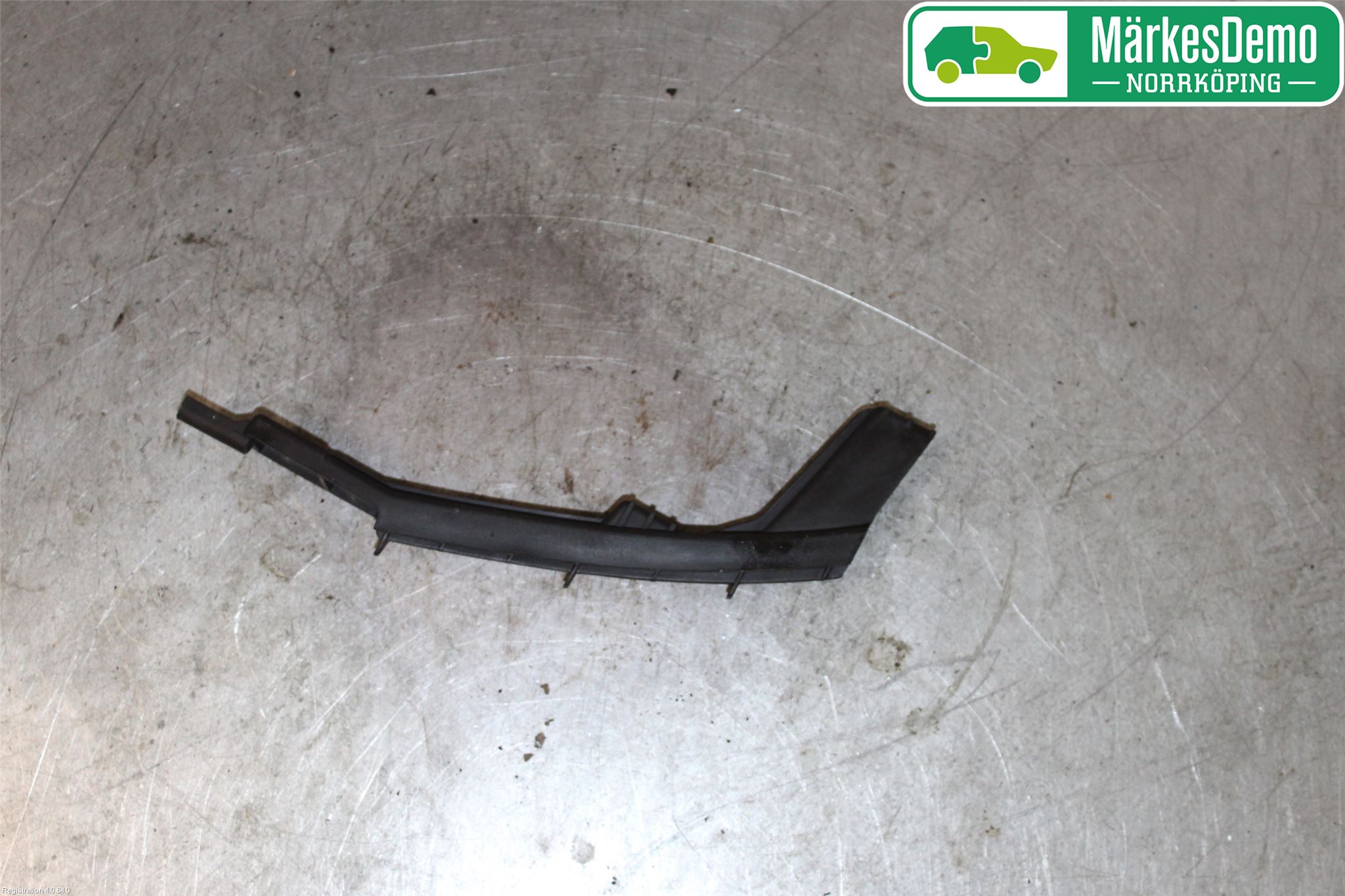 Audi TT 99-06 Stötfångarfäste Bak Hö