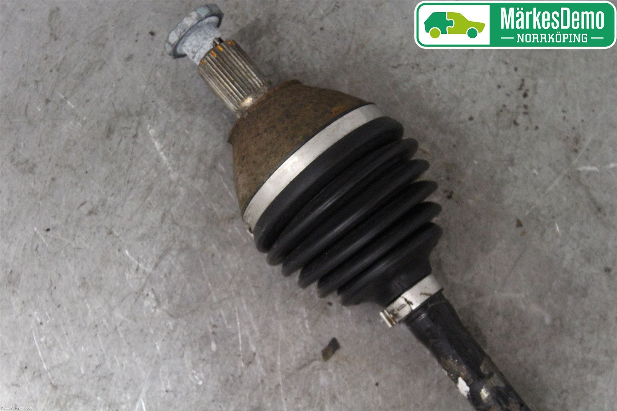 Seat ARONA Drivaxel Fram Höger