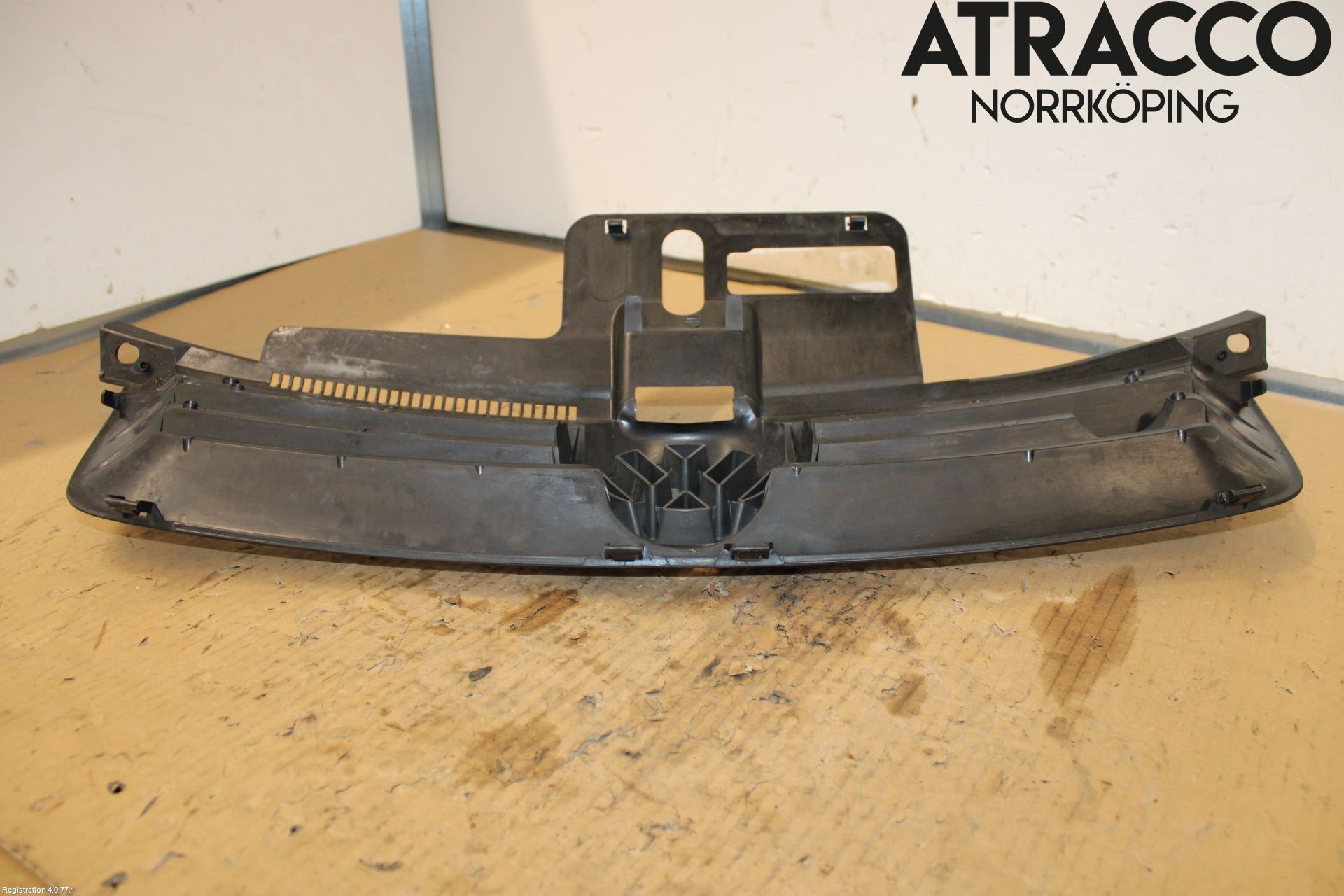 Volkswagen VW POLO 02-05 Grill Komp