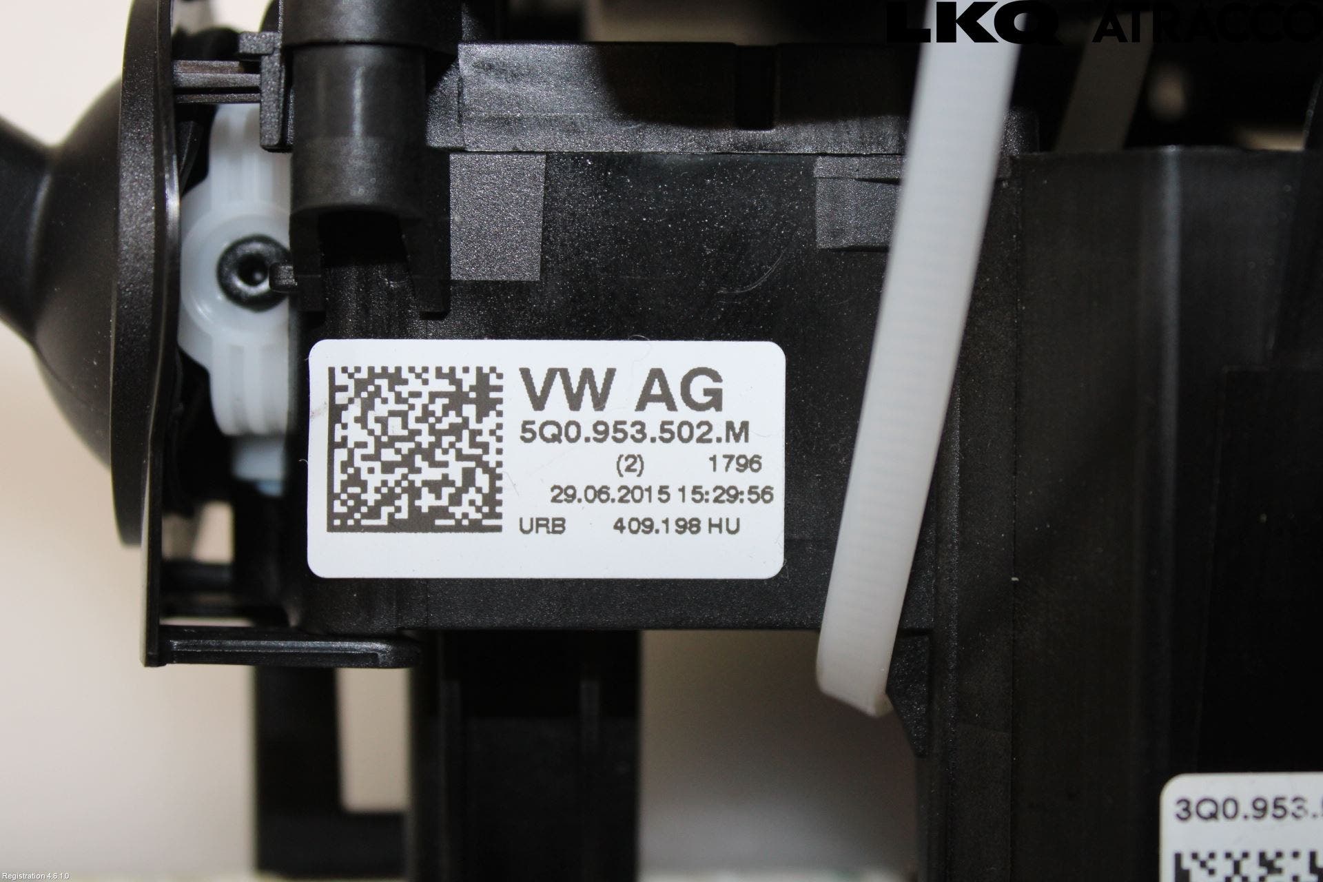 Volkswagen VW PASSAT 15-19 Spakcentral