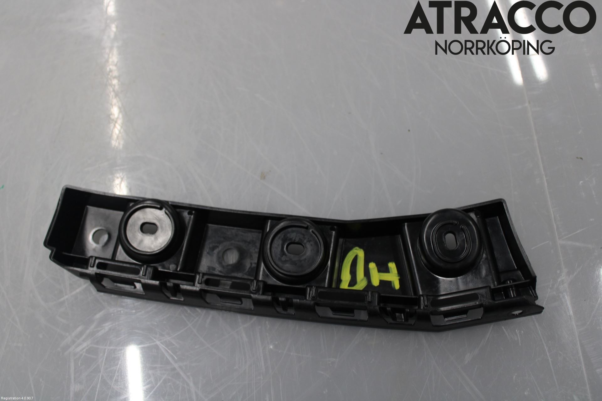 Skoda SCALA 19- Stötfångarfäste Bak Hö