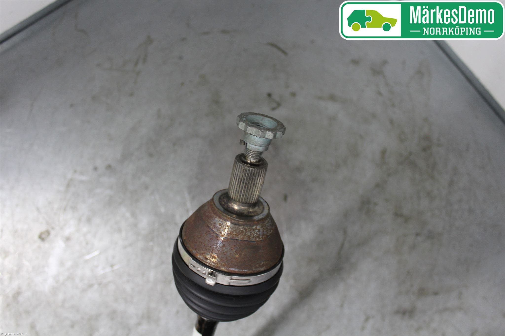 Seat ARONA Drivaxel Fram Höger