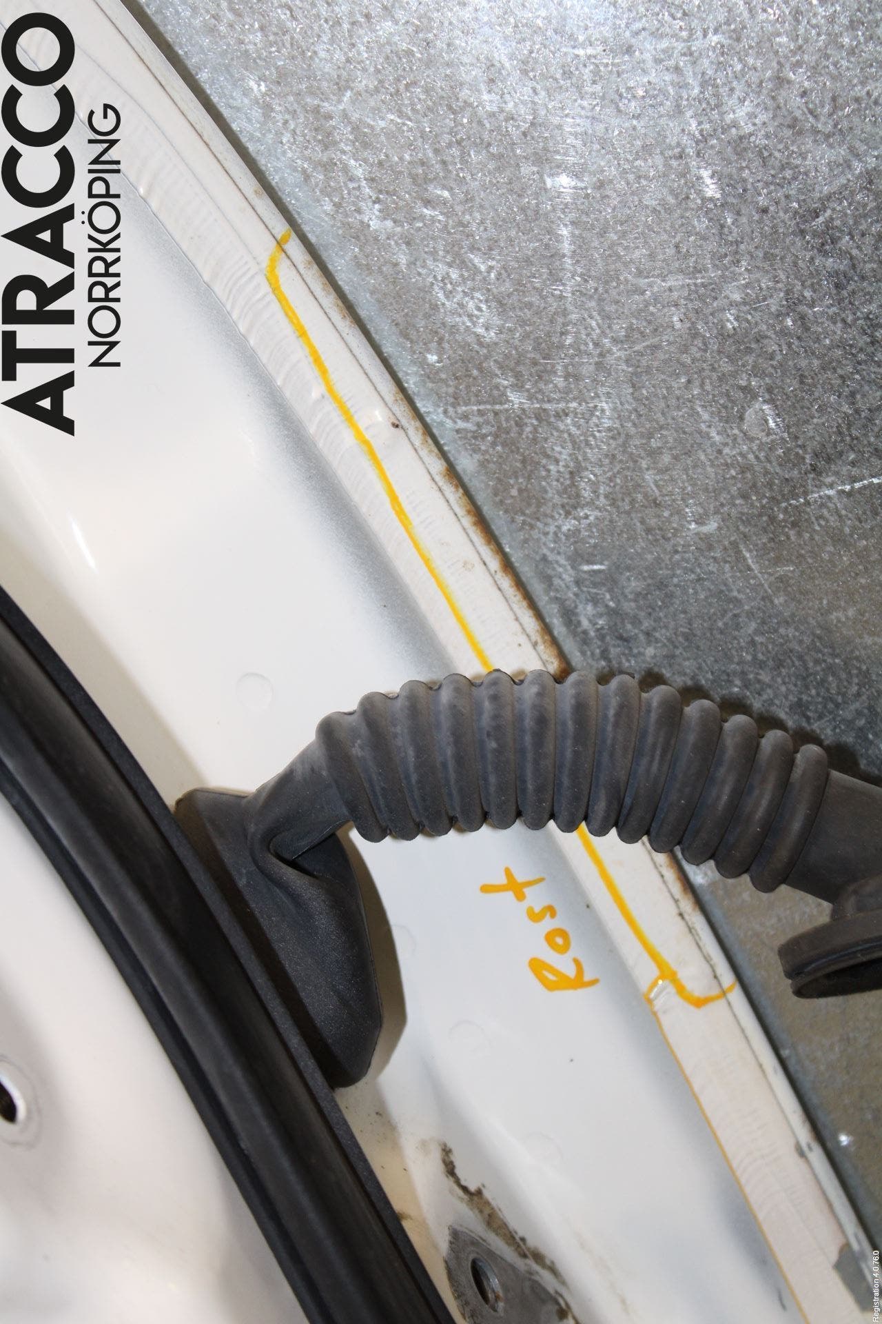 Mazda 323 95-98 Dörr 2D Vänster