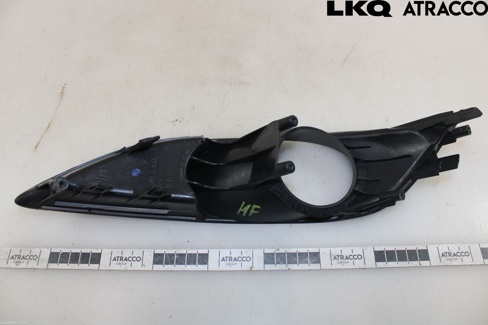 Toyota AURIS 10-12 Dimljussarg Fram
