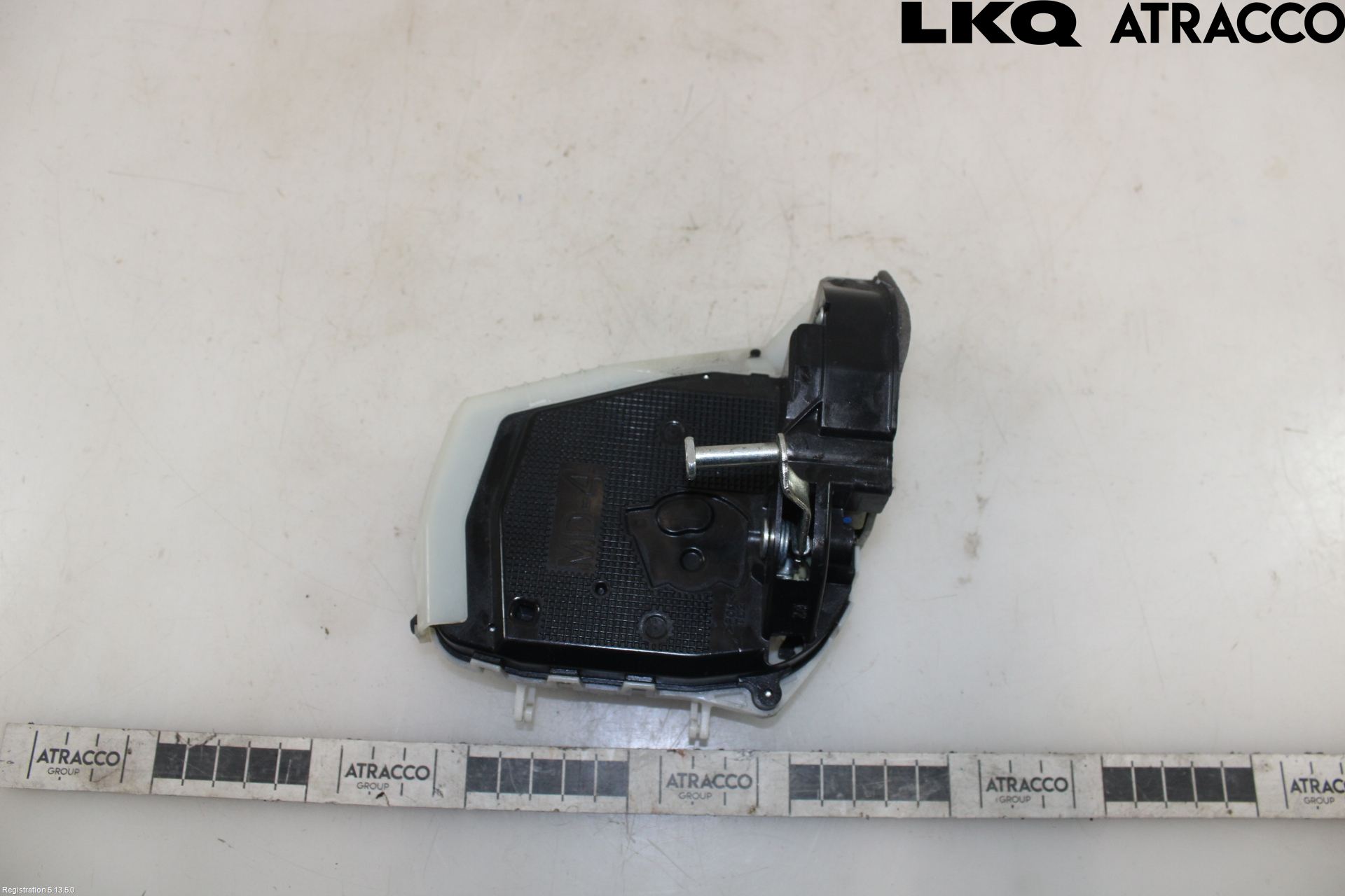 Toyota YARIS XP130 12-14 Låskista-Dörrlås