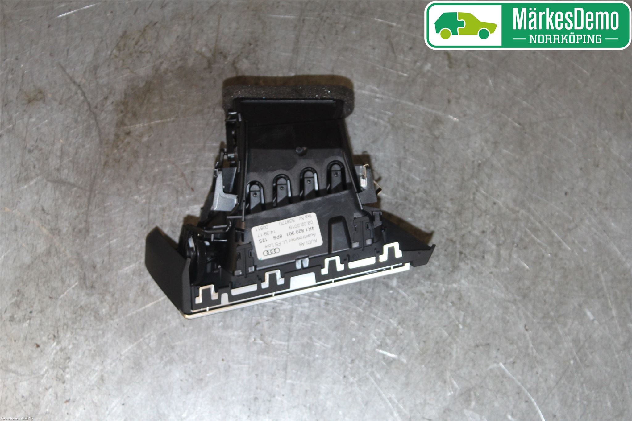 Audi A6 F2/C8 19- Defrosterkanal-Munstycke