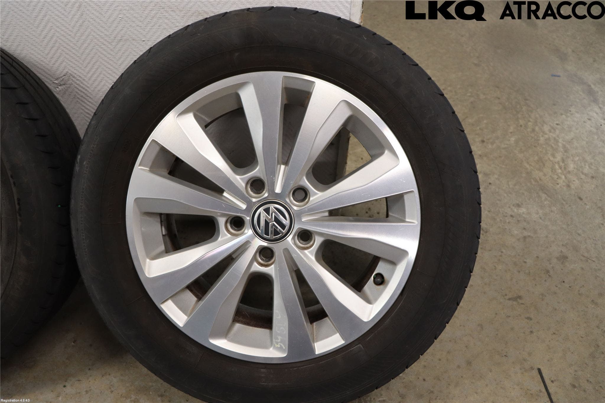 Volkswagen VW GOLF / E-GOLF VII 13-20 Sommardäck Alumfälg 4St