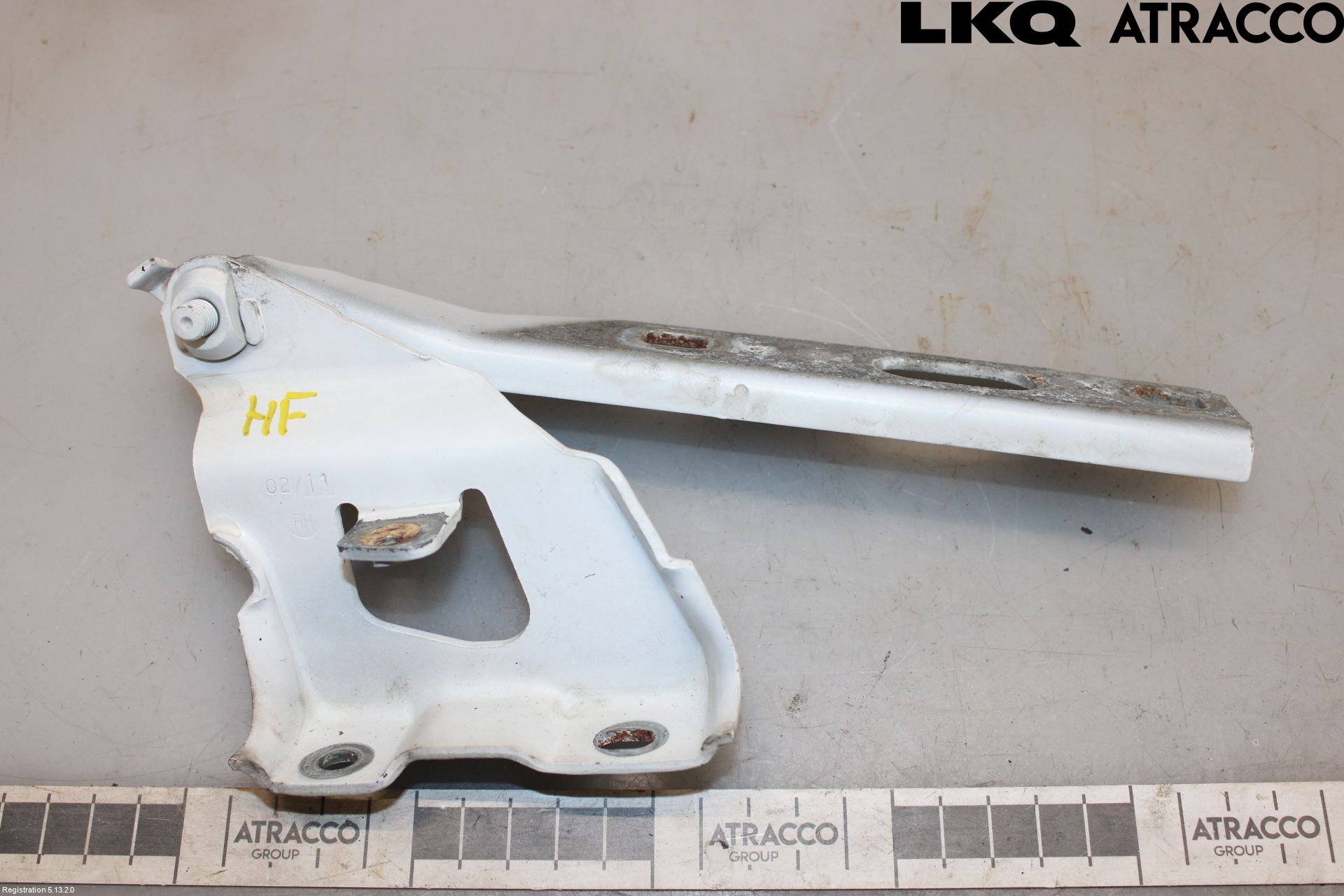 Audi A4/S4 08-11 Huvgångjärn