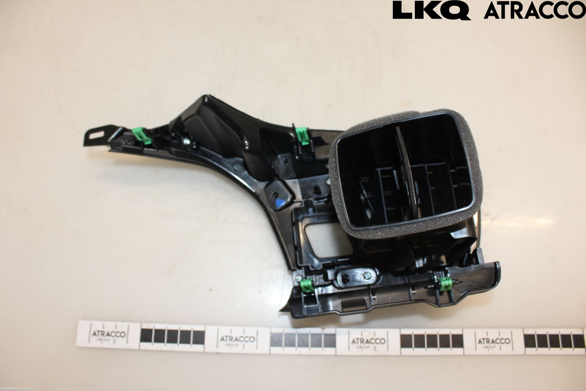 Lexus NX 340h/450h+ 21- Defrosterkanal-Munstycke